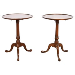 Kittinger Mesas de Vino con Pedestal de Caoba de la Reina Anne, Pareja