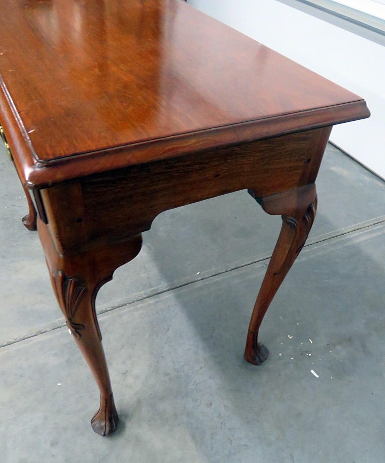 Kittinger Queen Anne Style Writing Desk For Sale at 1stdibs