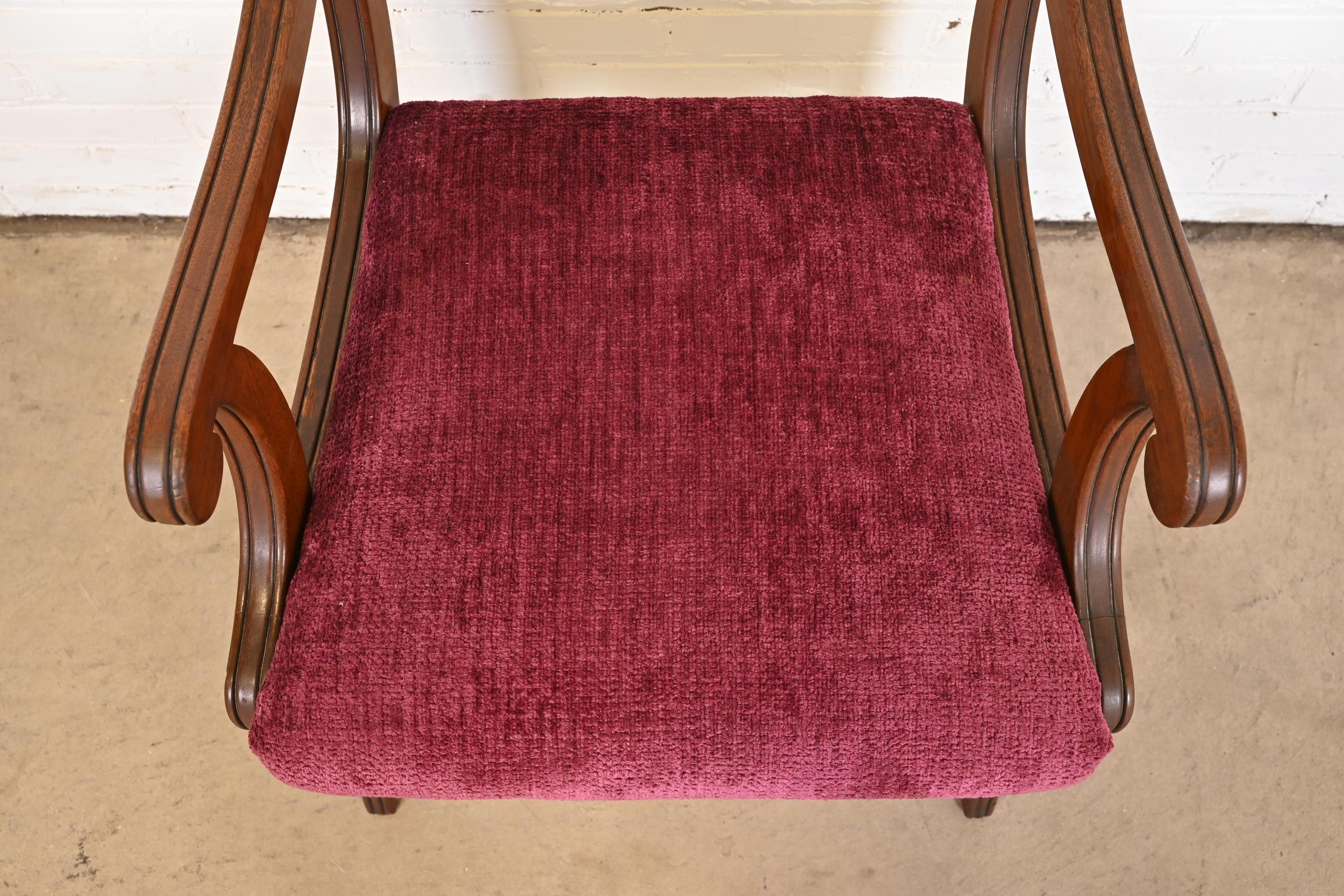 Klismos-Esszimmerstühle mit Intarsien aus Mahagoni im Regency-Stil, Satz von zehn Stühlen im Angebot 5