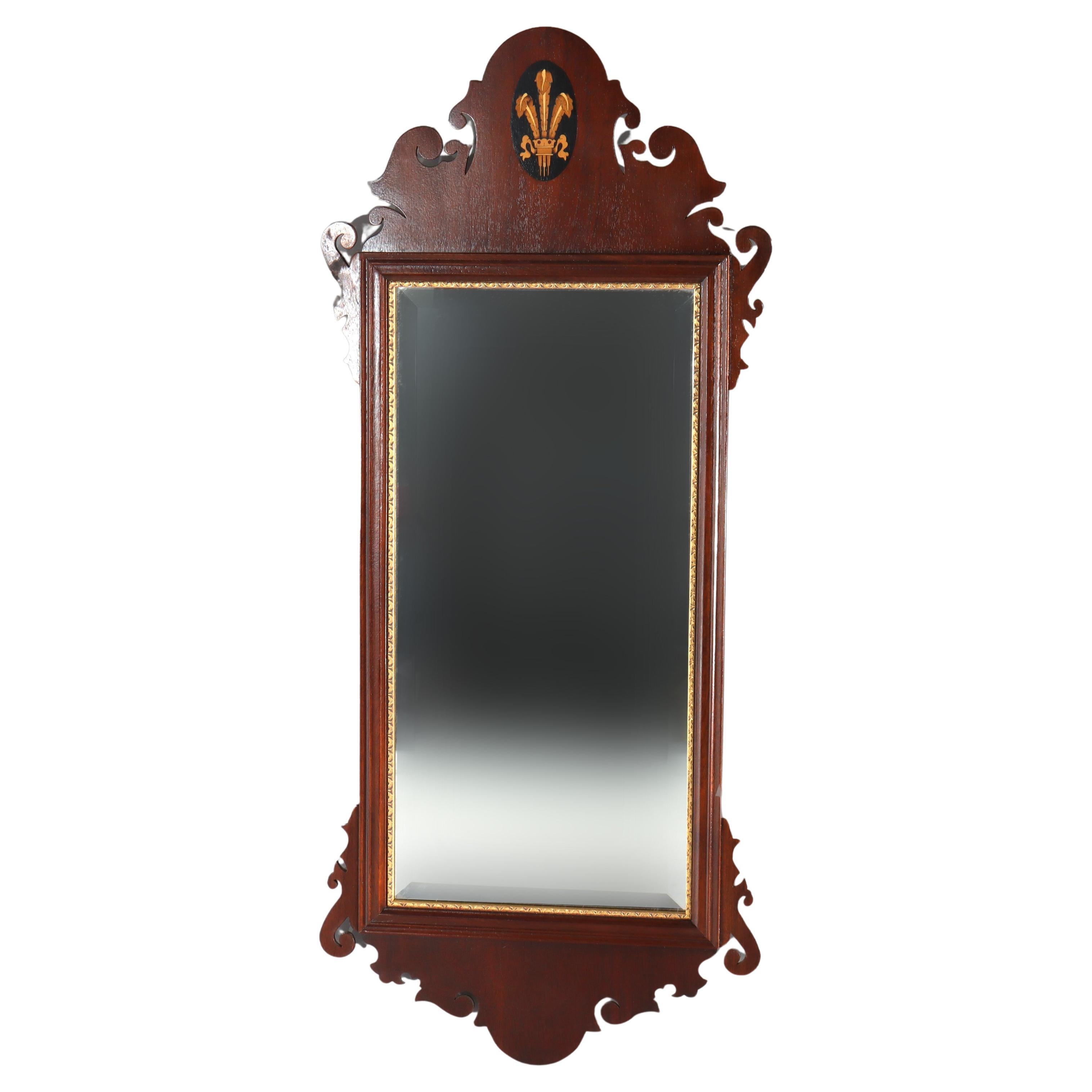 Specchio da parete in mogano dorato in stile Feder della scuola Kittinger XX sec. in vendita