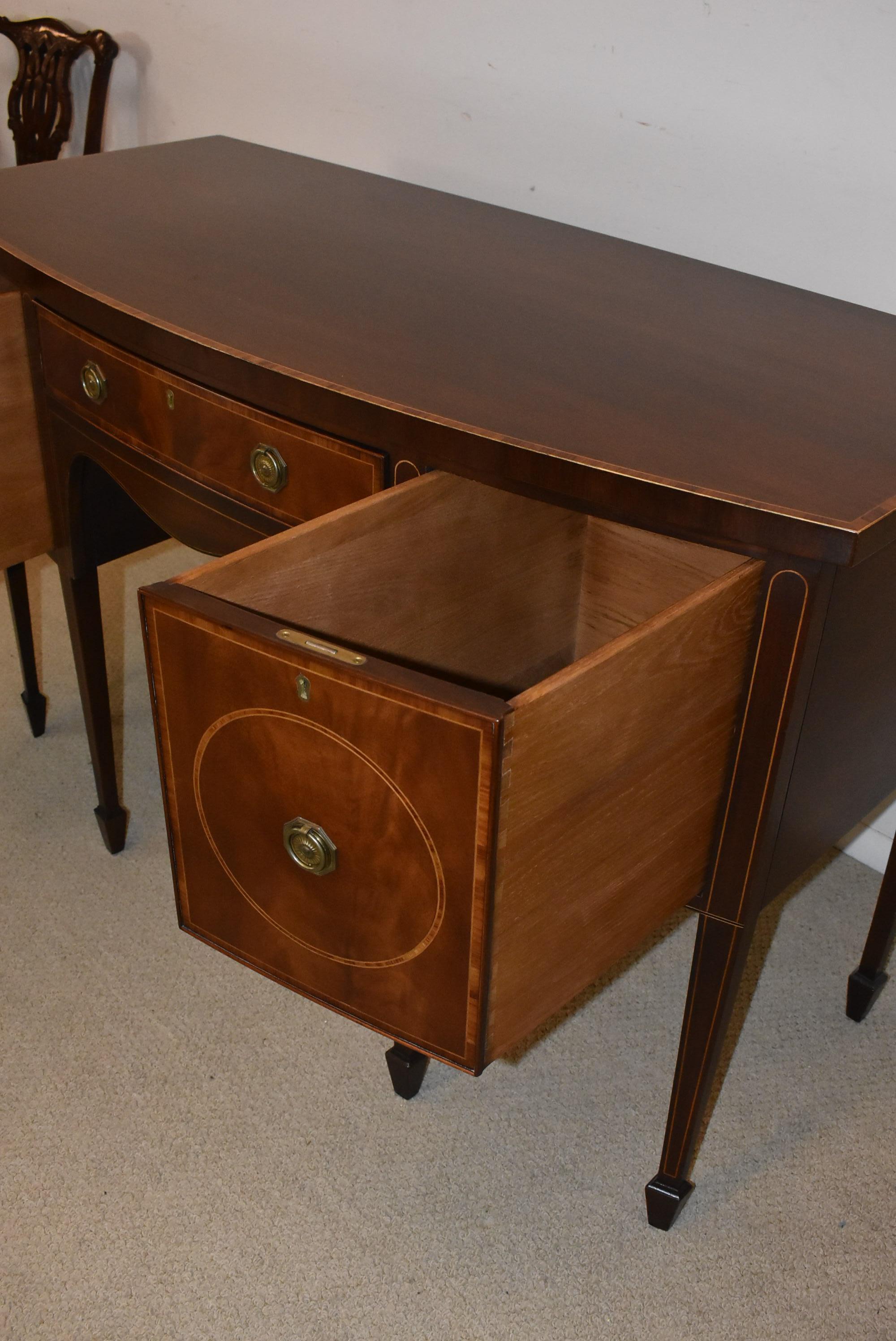 Kittinger Sheraton Bow Front Mahogany Sideboard Wine Drawers In Good Condition In Toledo, OH