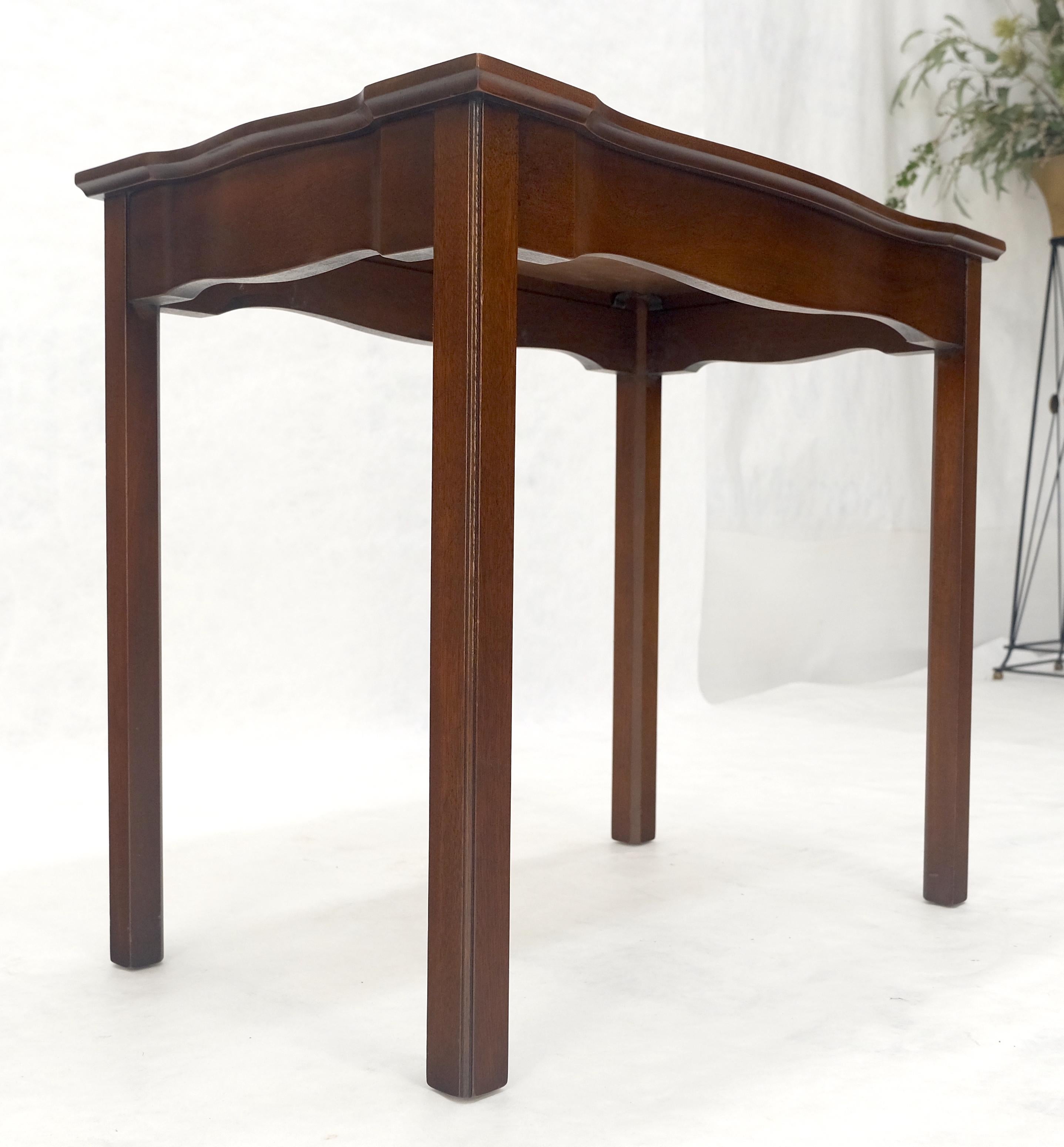 Kittinger Acajou massif Figural Top Side End Table Stand MINT en vente 4