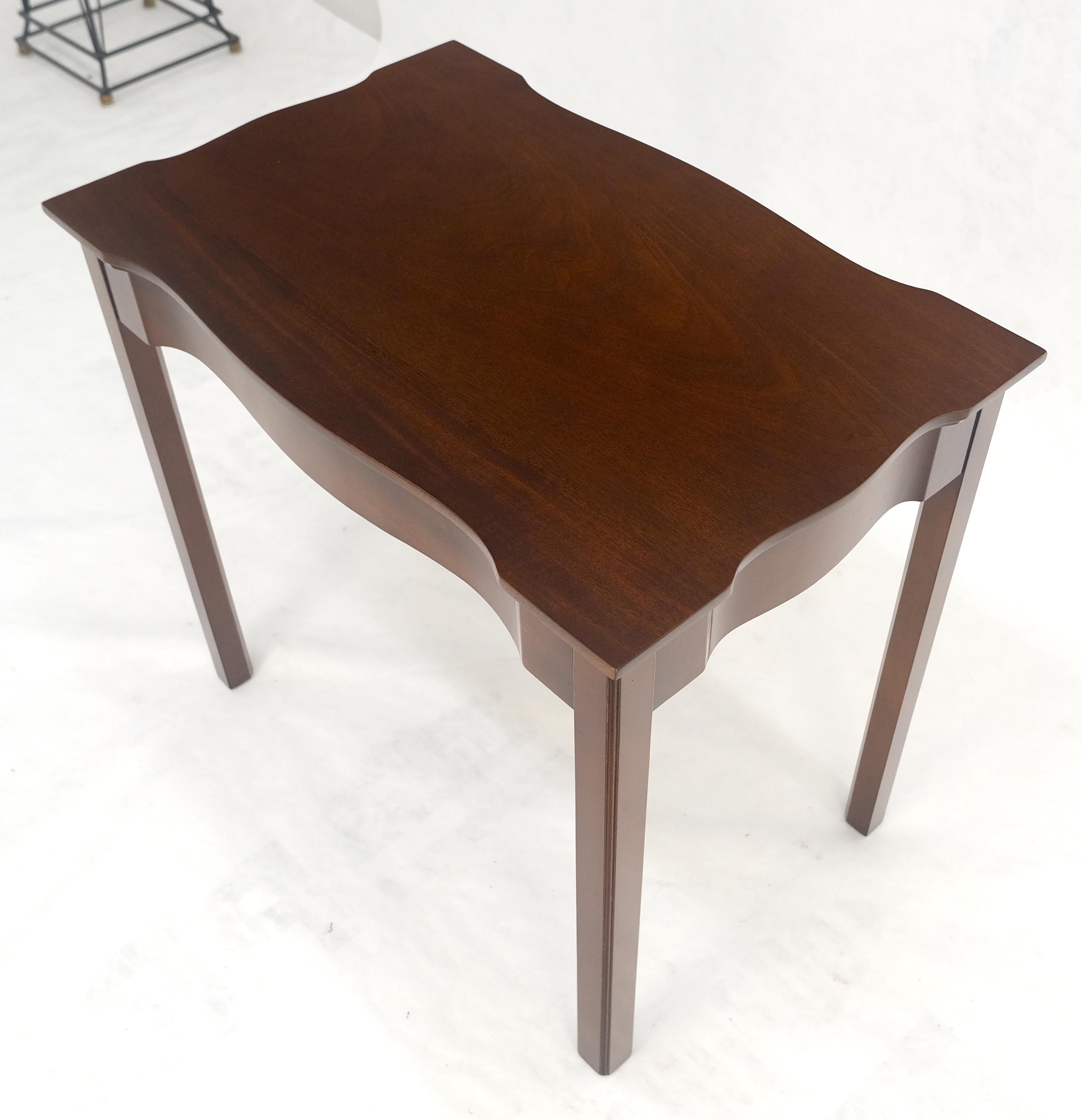 Kittinger Acajou massif Figural Top Side End Table Stand MINT en vente 1