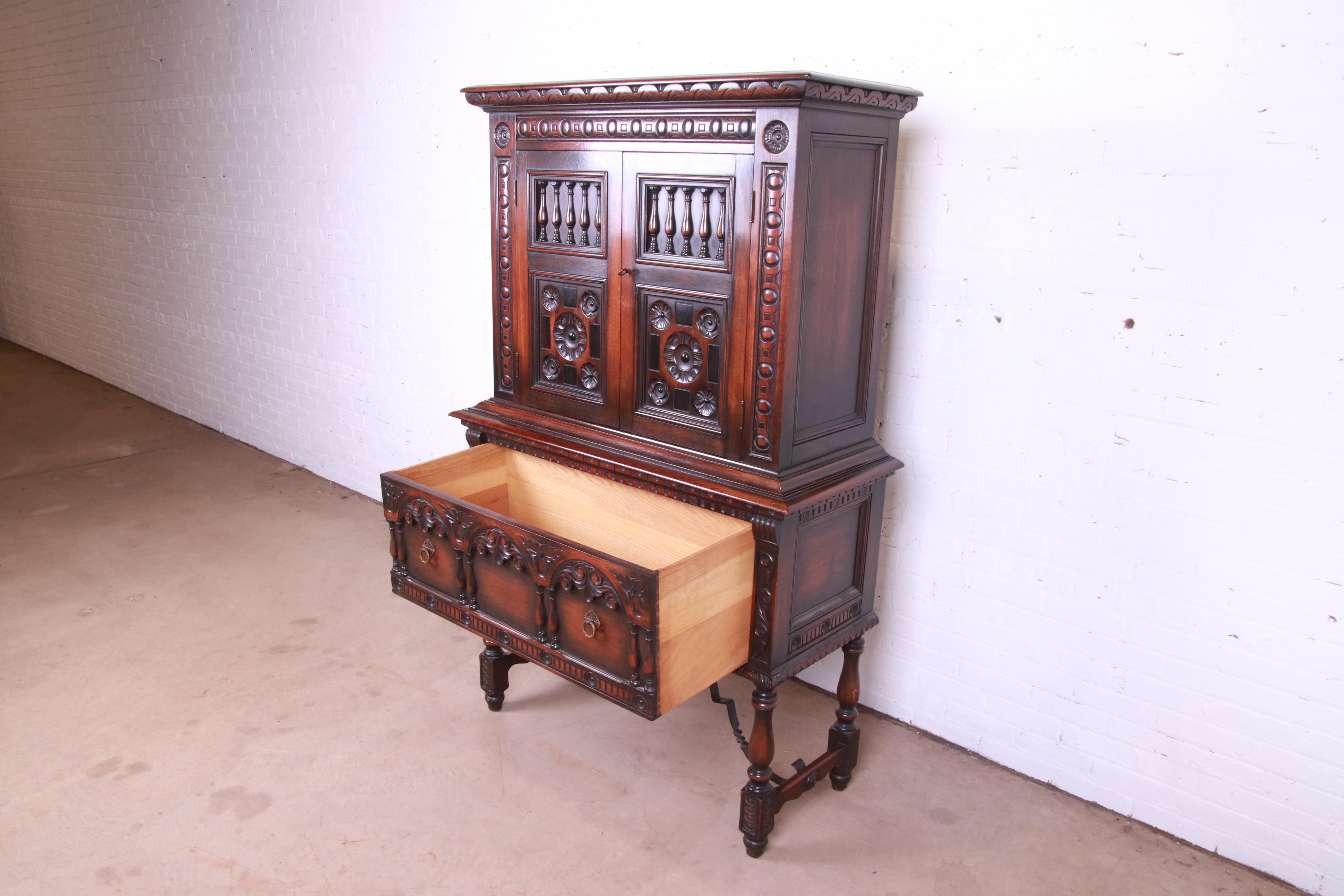 Kittinger Spanish Baroque Carved Walnut Hutch or Bar Cabinet, Circa 1920s 5