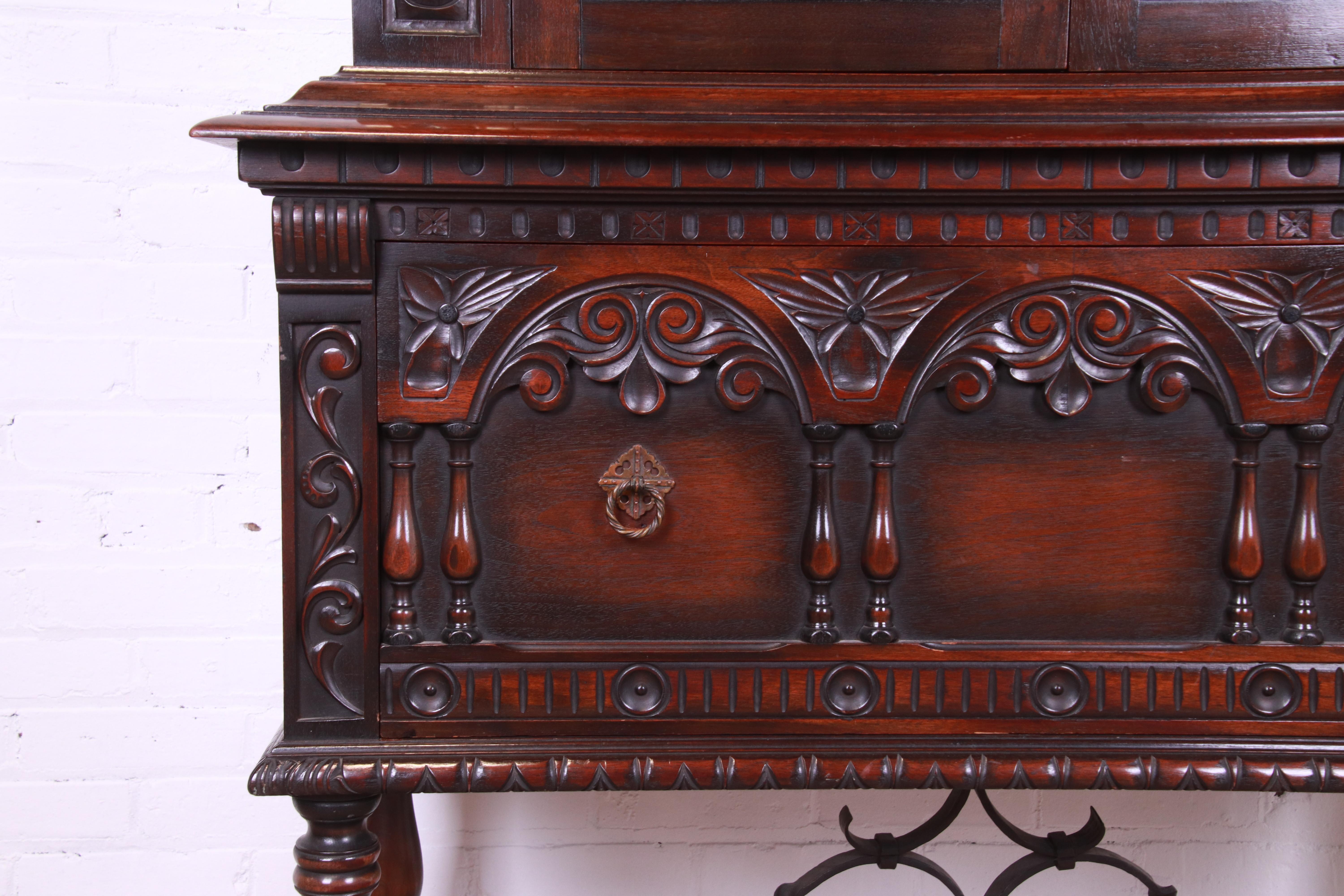 Kittinger Spanish Baroque Carved Walnut Hutch or Bar Cabinet, Circa 1920s 7