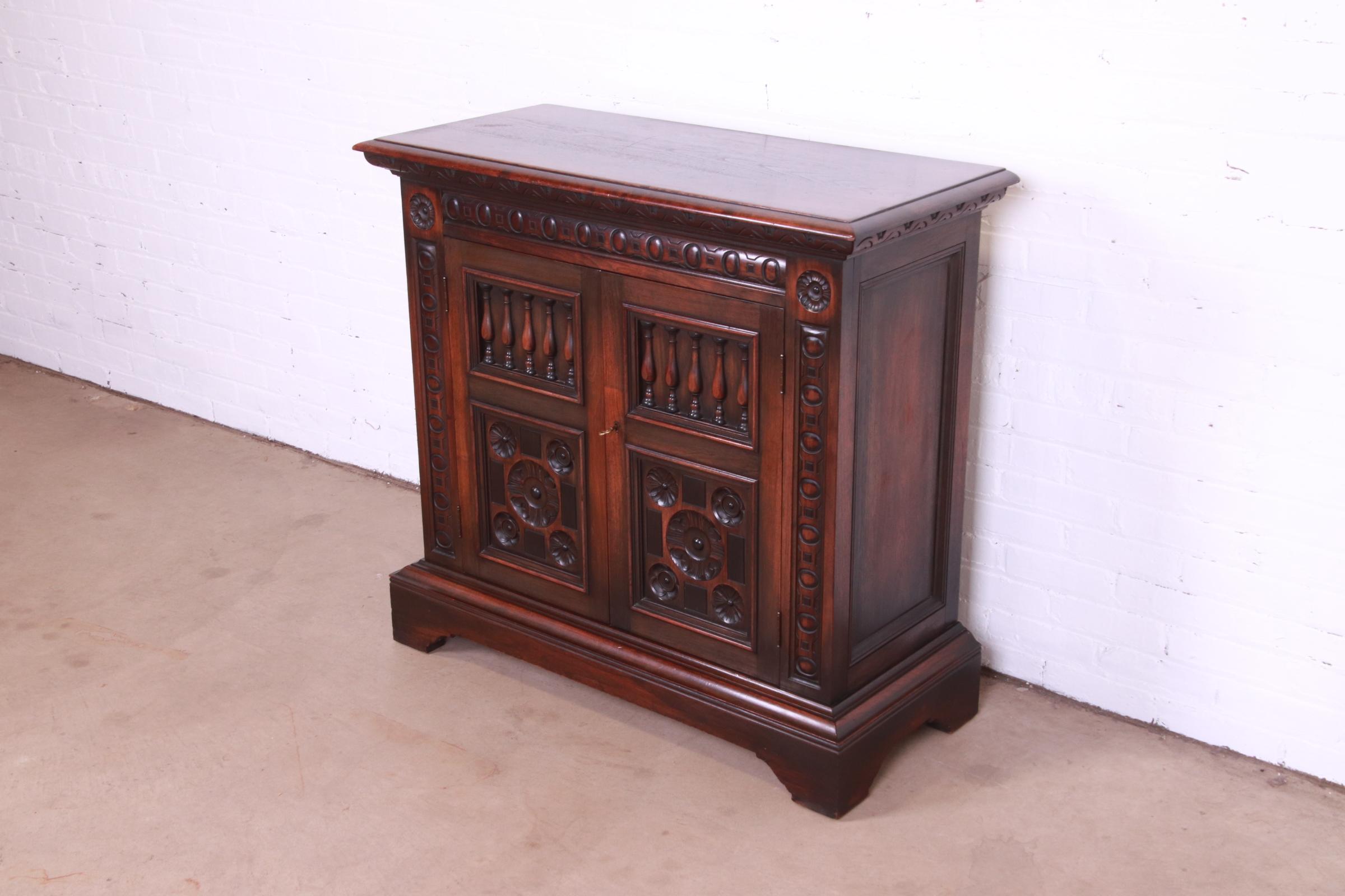 Kittinger Spanish Baroque Carved Walnut Server or Bar Cabinet, Circa 1920s In Good Condition For Sale In South Bend, IN