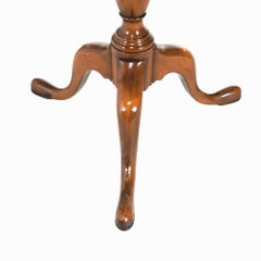 Kittinger Williamsburg Queen Anne Style Mahogany Tilt Top Candle Stand 20thC