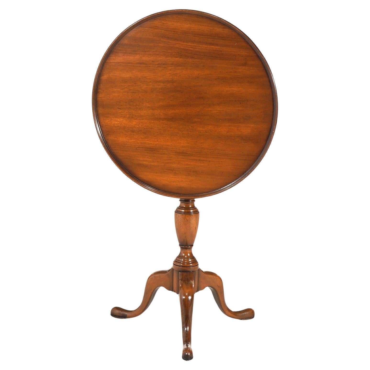 Kittinger Williamsburg Queen Anne Style Mahagoni Tilt Top Candle Stand 20thC