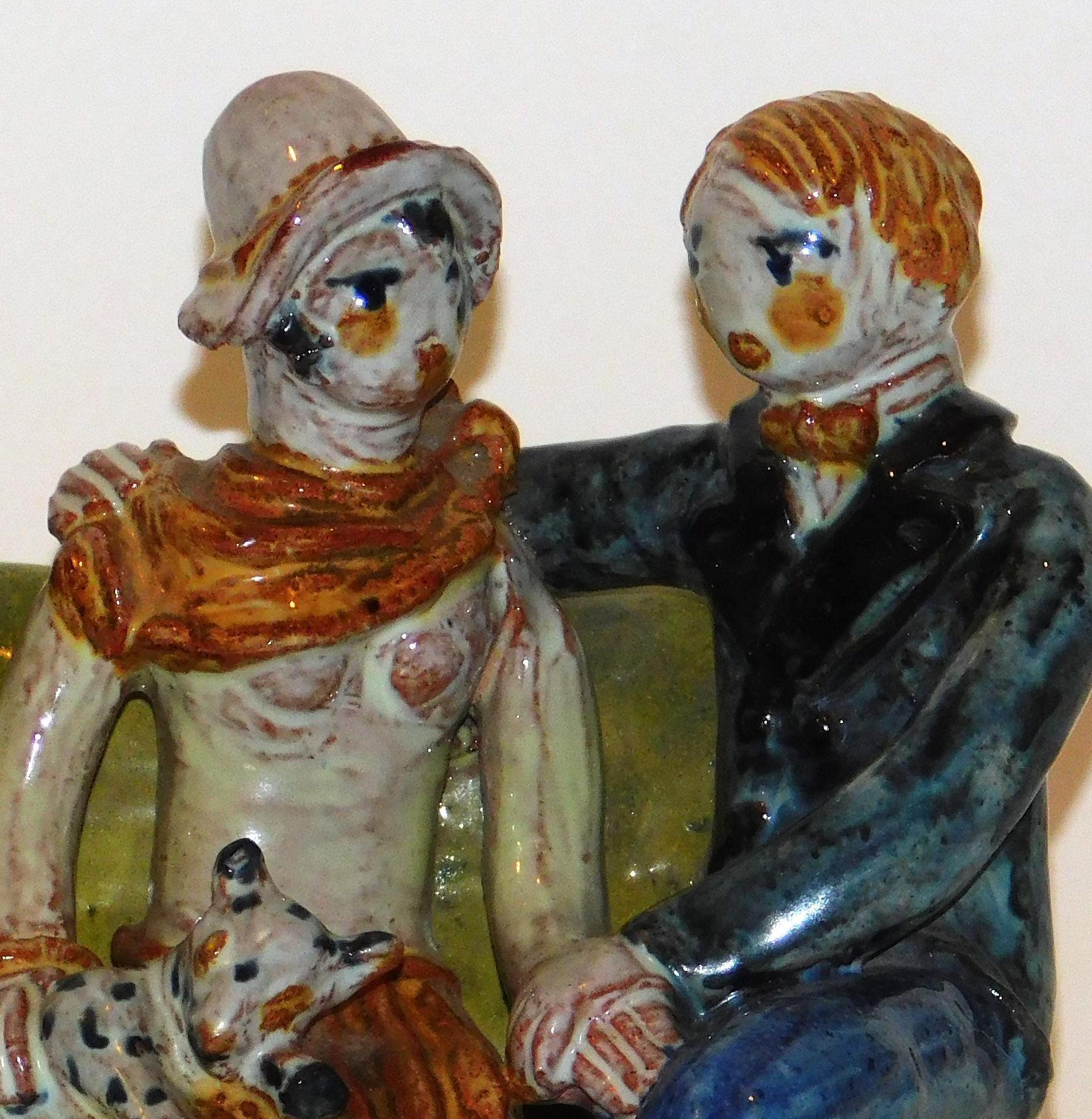 Kitty Rix, Ceramica Wiener Werkstatte, 1927, Deliziosa coppia su una panchina in vendita 2