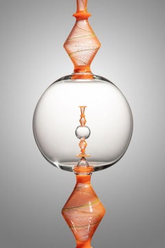 Orange Flasche in einer Flasche