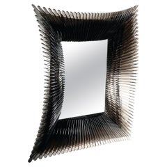 KIWA: Specchio da parete scultoreo contemporaneo e slanciato