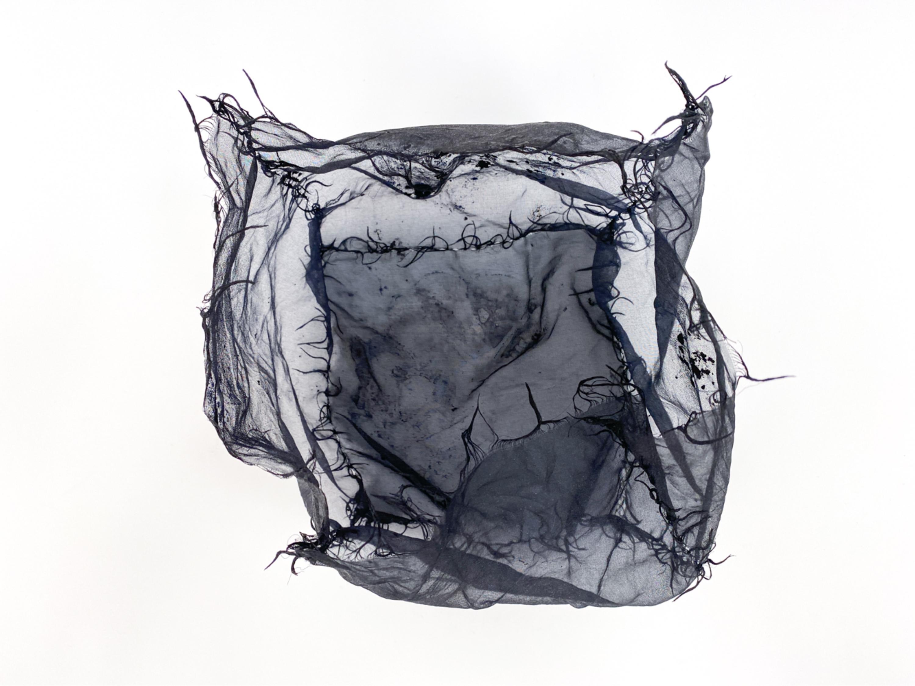 Kiyomi Iwata (geb.1941) „Gauze Box“ Abstrakte Skulptur, ca. 1990er Jahre im Zustand „Gut“ im Angebot in Norwalk, CT