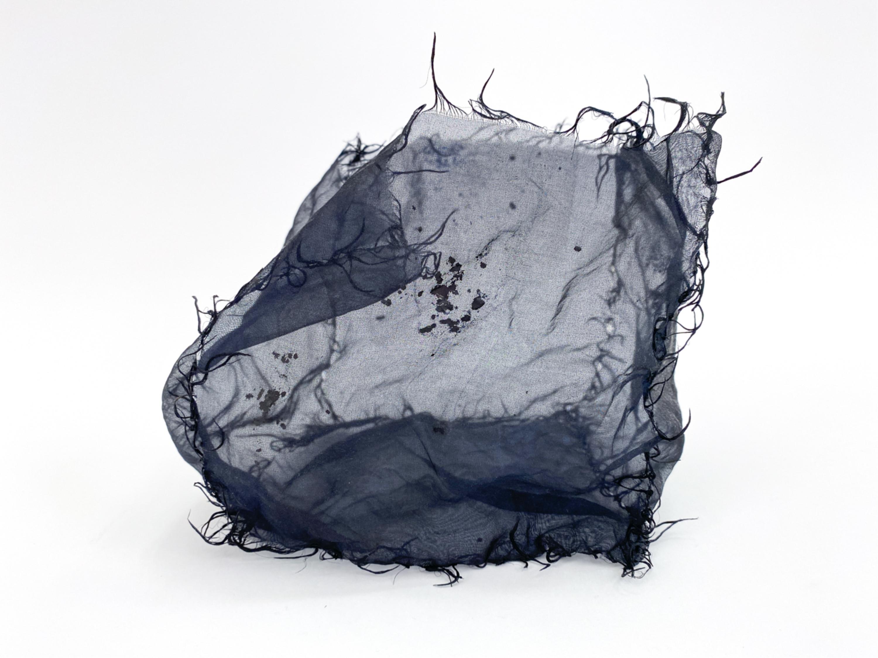 Kiyomi Iwata (geb.1941) „Gauze Box“ Abstrakte Skulptur, ca. 1990er Jahre (20. Jahrhundert) im Angebot
