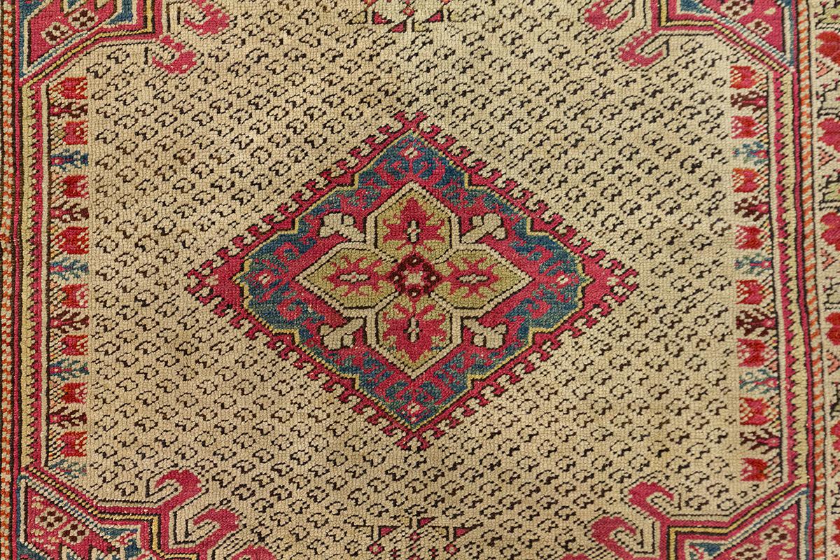 Kiz Ghiordes-Teppich (18. Jahrhundert und früher) im Angebot