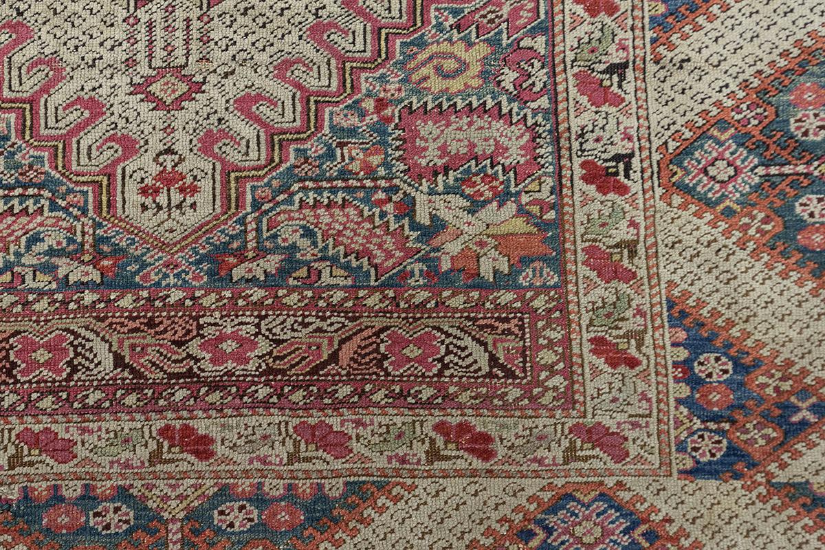 Kiz Ghiordes-Teppich (Wolle) im Angebot