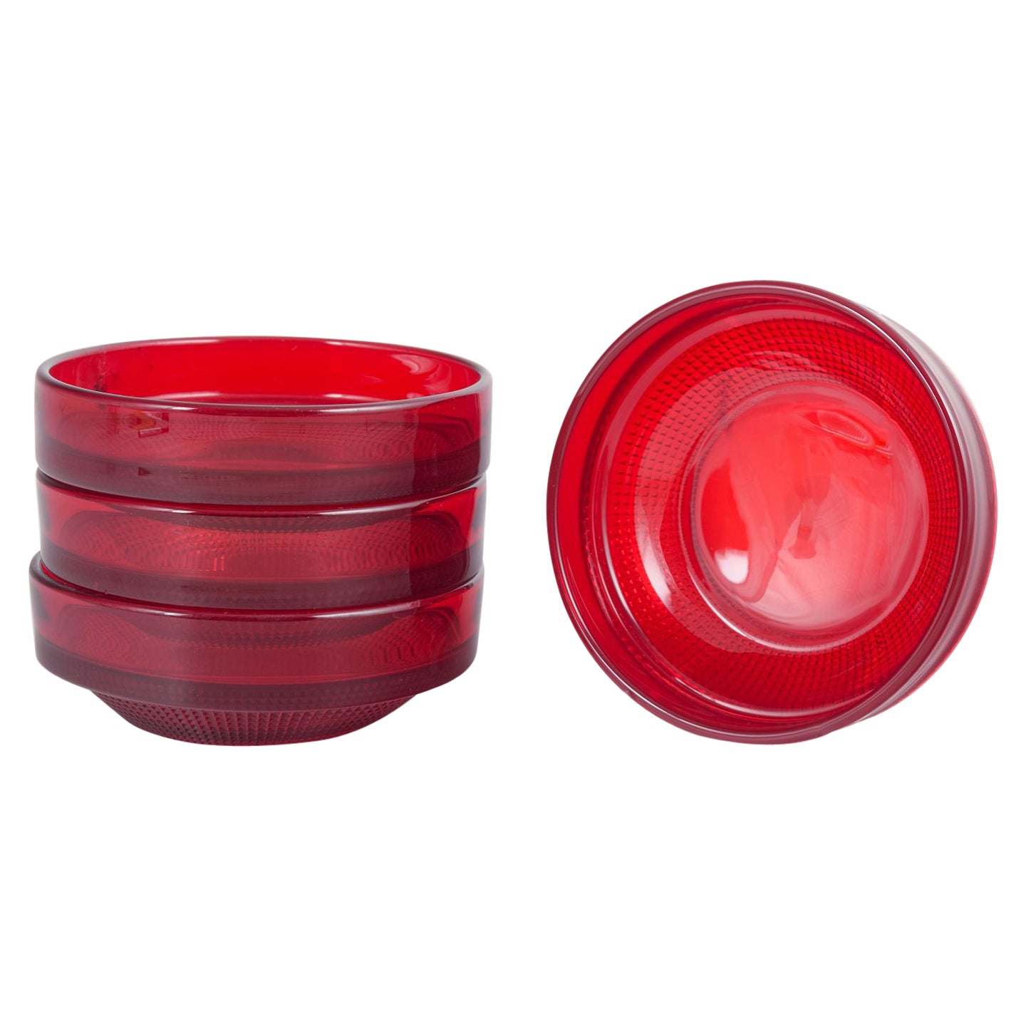 Kjell Blomberg for Gullaskruf. Four “Vineta” bowls in ruby-red art glass. 1960s