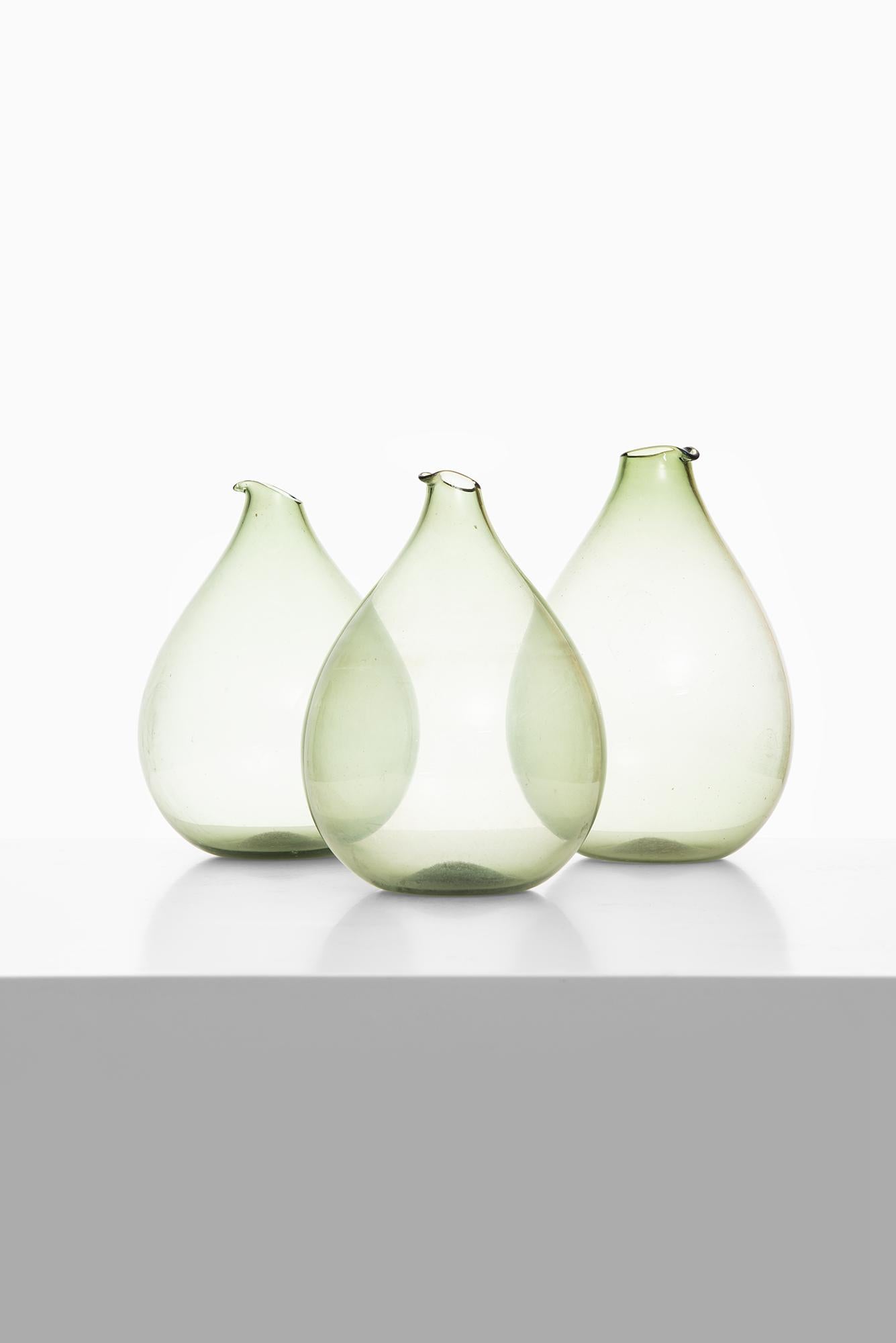 Set of 3 glass vases designed by Kjell Blomberg. Produced in Gullaskruf in Sweden.