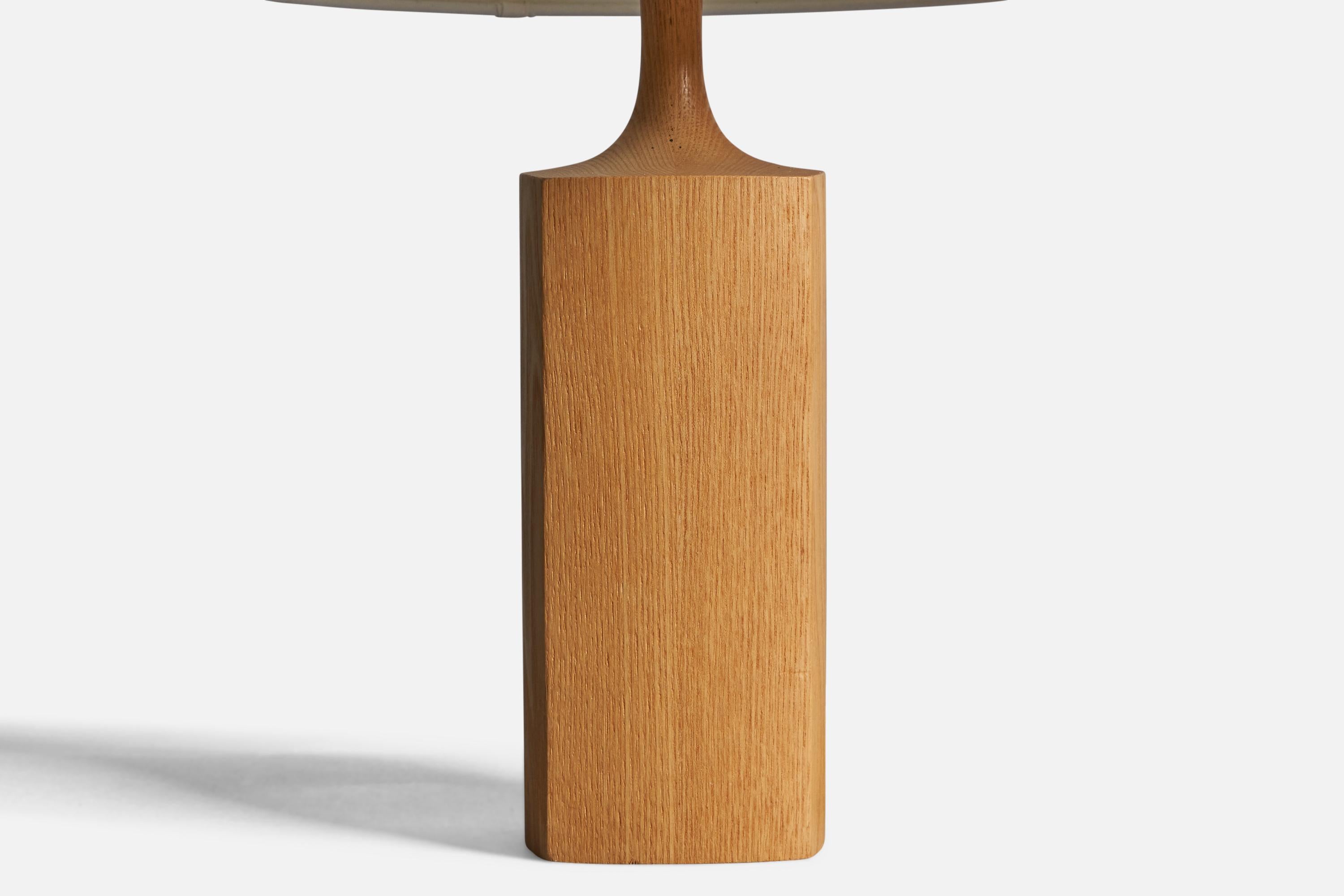 Kjell Blomberg, Table Lamp, Oak, Sweden, 1970s In Good Condition For Sale In High Point, NC
