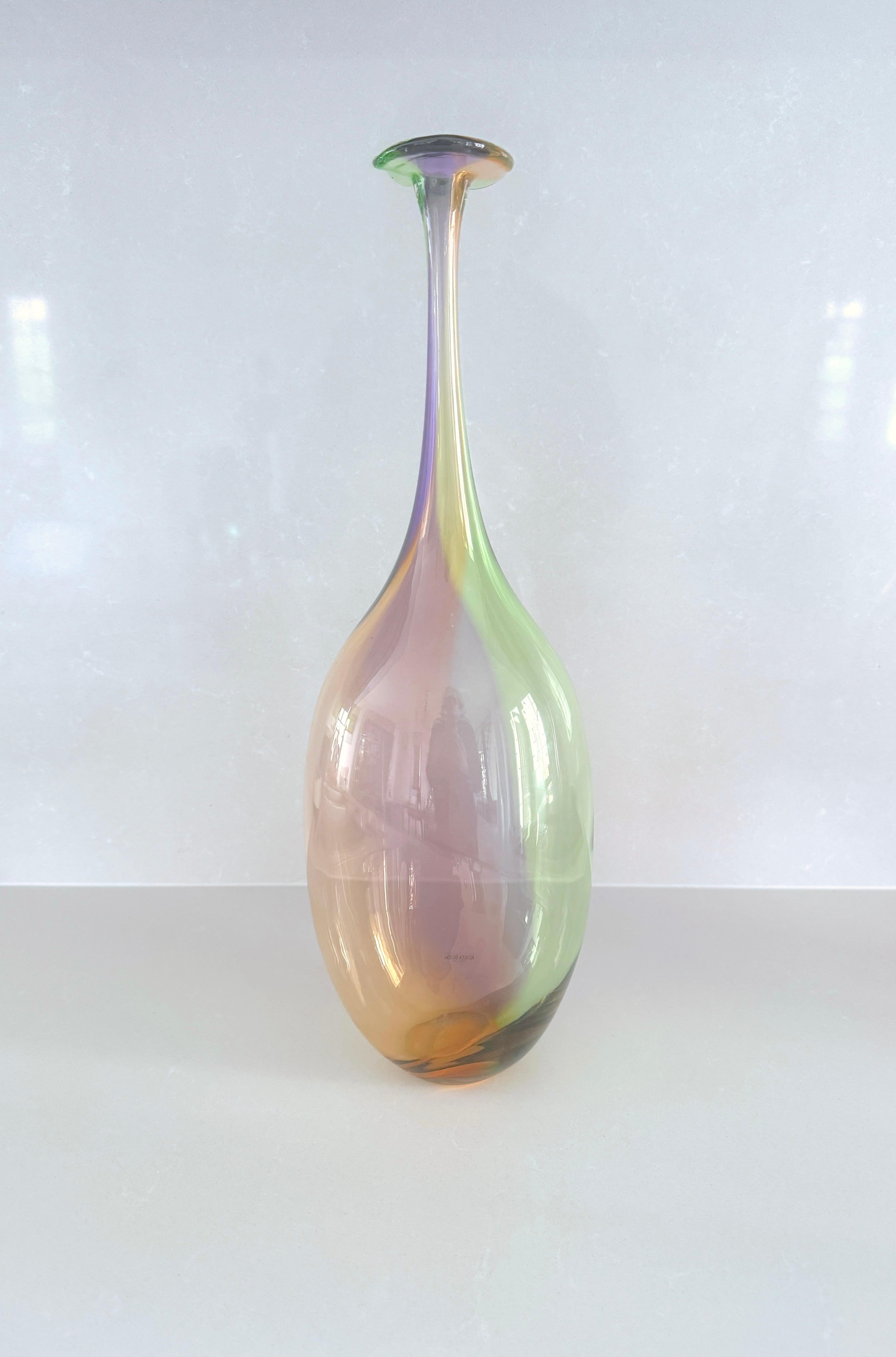 Kjell Engman, Coppia di bottiglie mod. Fidji multi color, prod. Kosta Boda in vendita 7