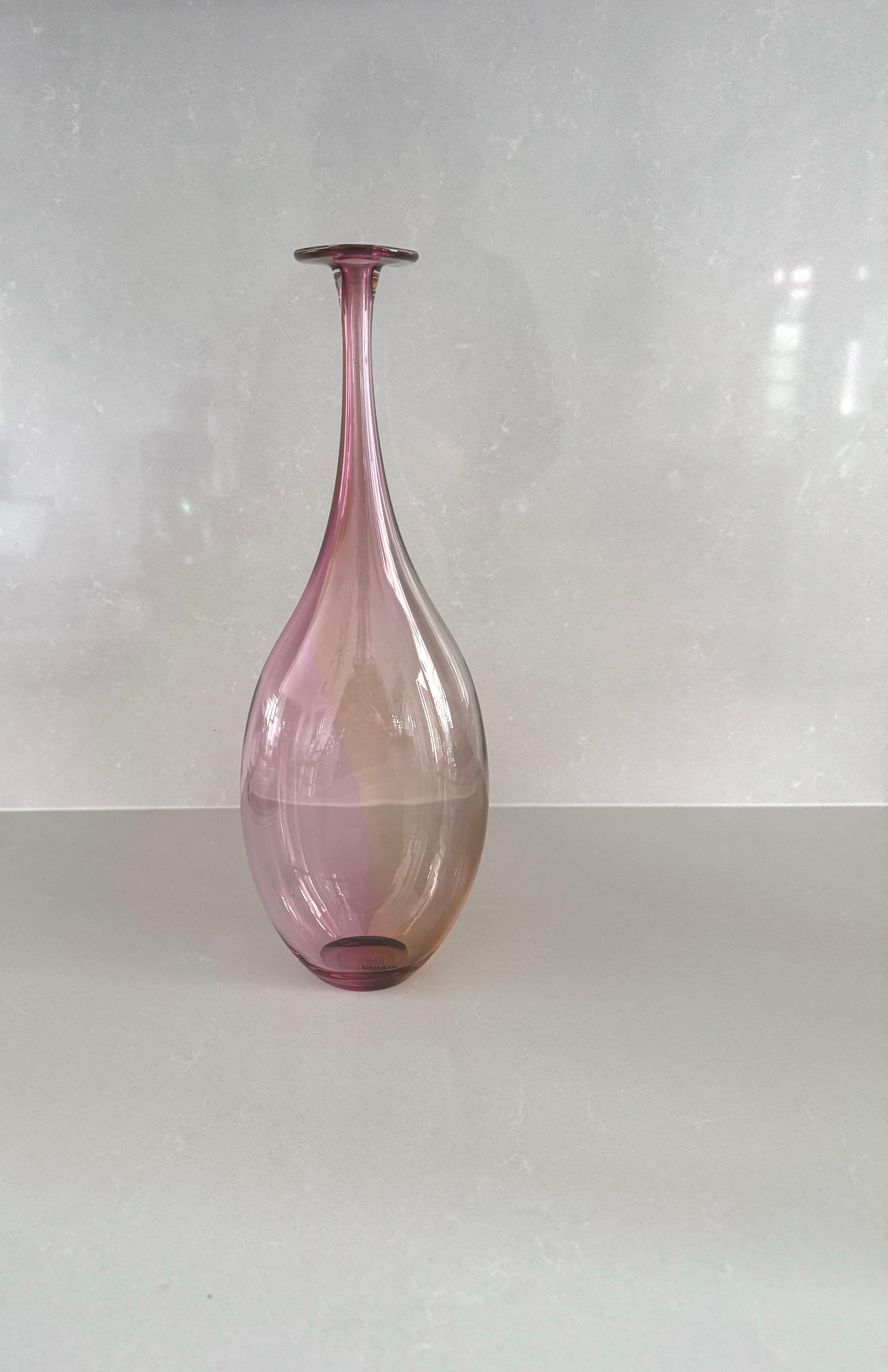 Kjell Engman, Coppia di bottiglie mod. Fidji multi color, prod. Kosta Boda in vendita 9