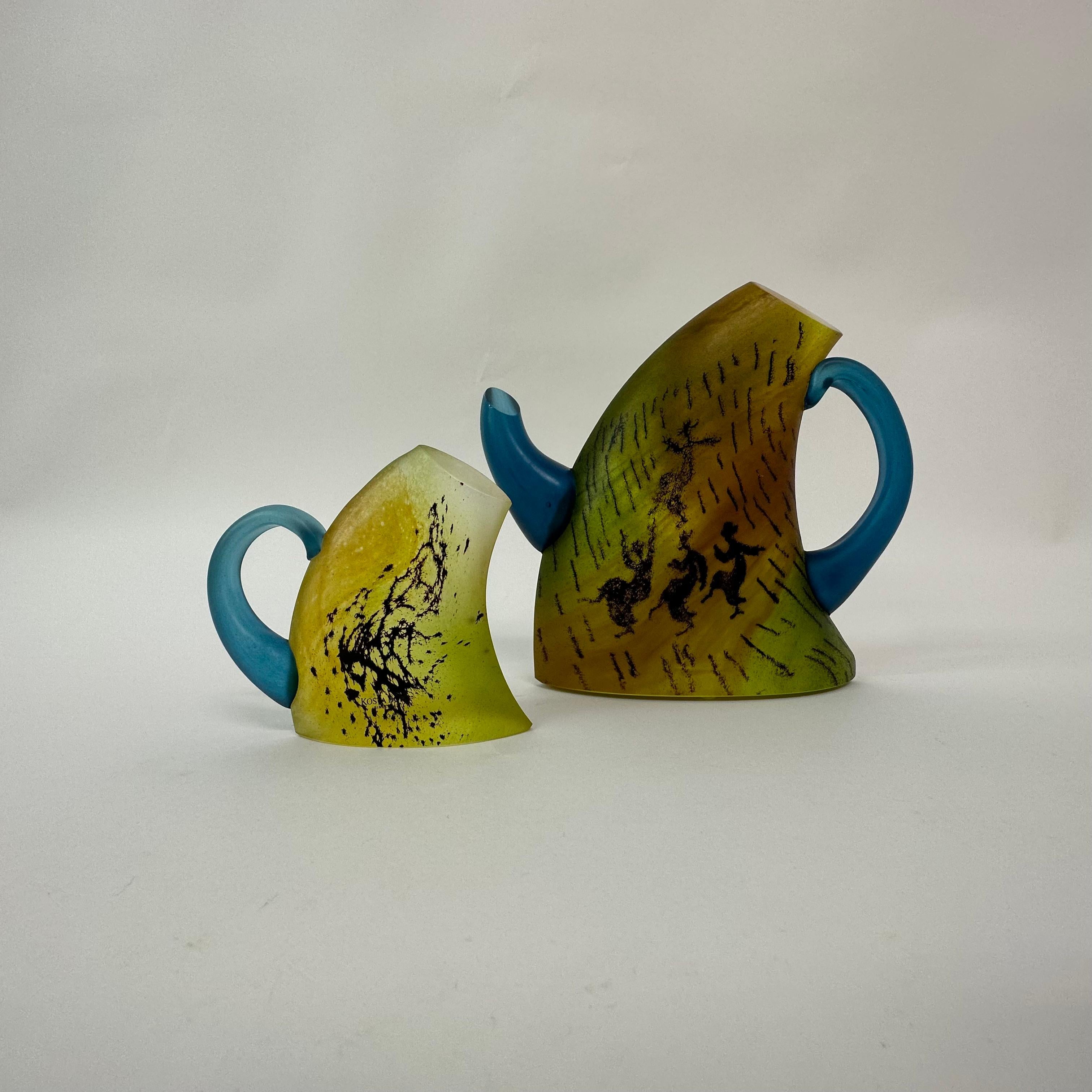 Kjell Engman für Kosta Boda Schweden, Teekanne und Krug aus Kunstglas, 1980er-Jahre im Angebot 1