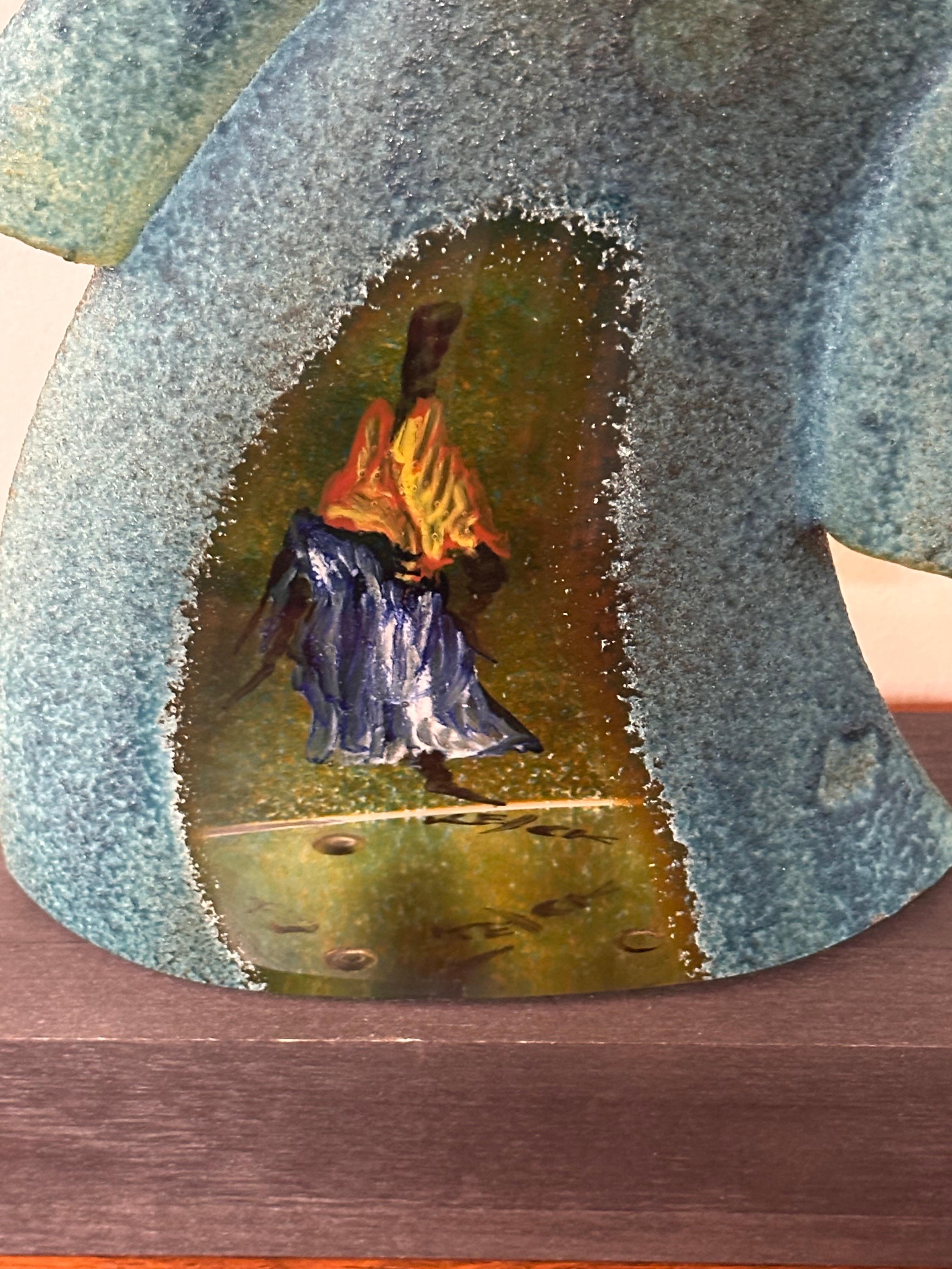 Escultura de vidrio artístico Kjell Engman Kosta Boda sobre base iluminada en venta 1