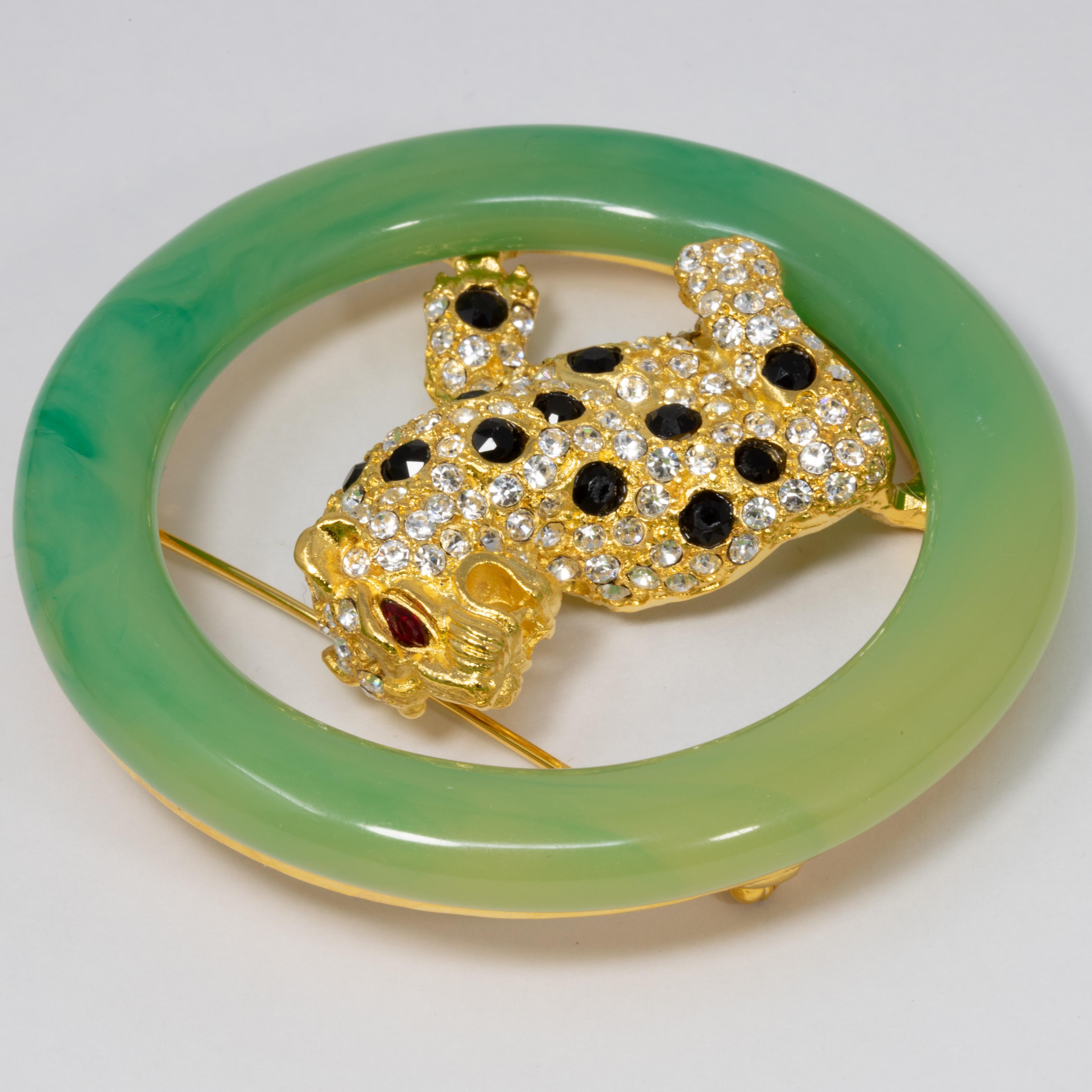 KJL Kenneth Jay Lane Art Deco Faux Jade Jeweled Leopard Cat Pin Brooch, Modern In New Condition For Sale In Milford, DE