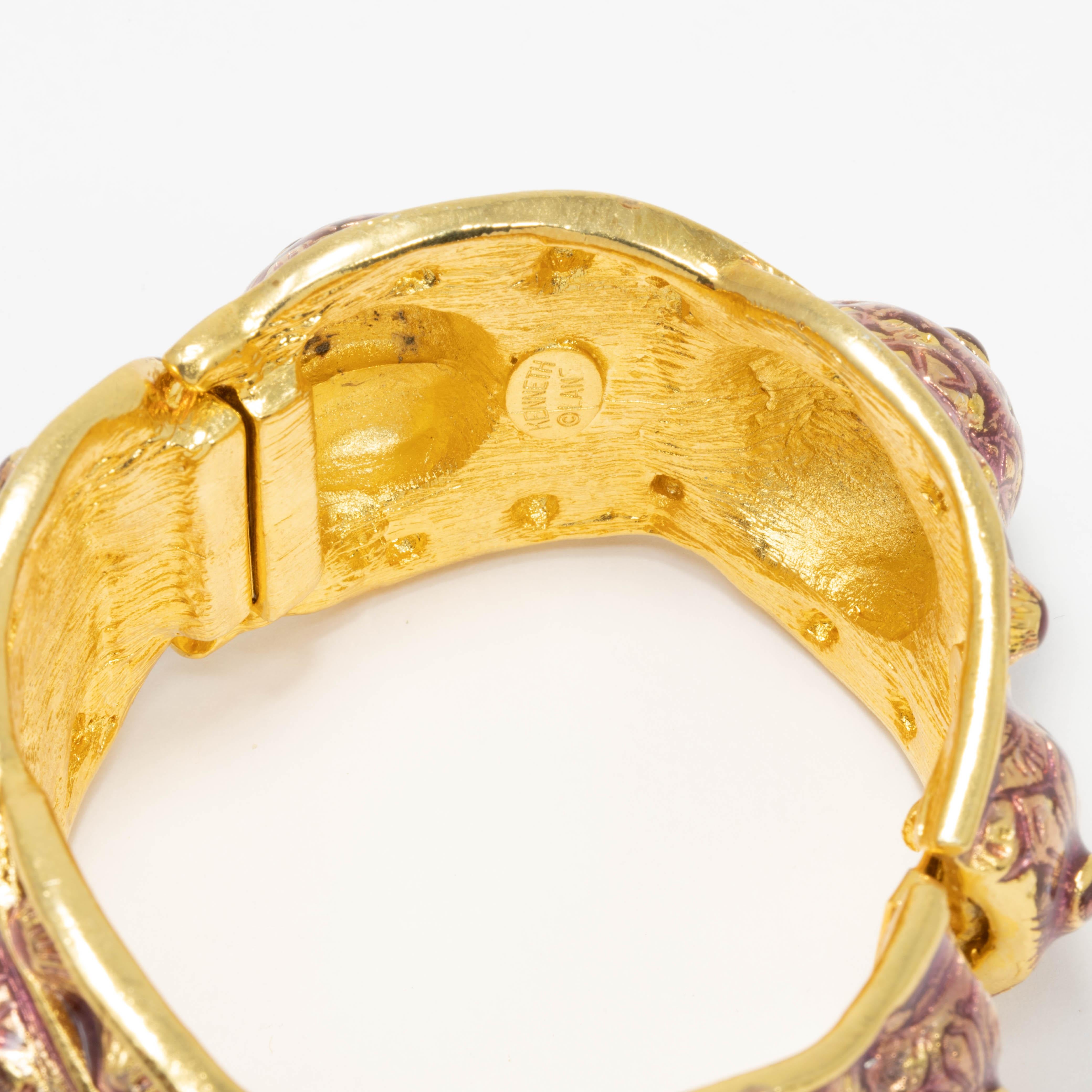 Kenneth Jay Lane Bracelet jonc en or orné d'émail rose pâle et d'émail KJL Unisexe en vente