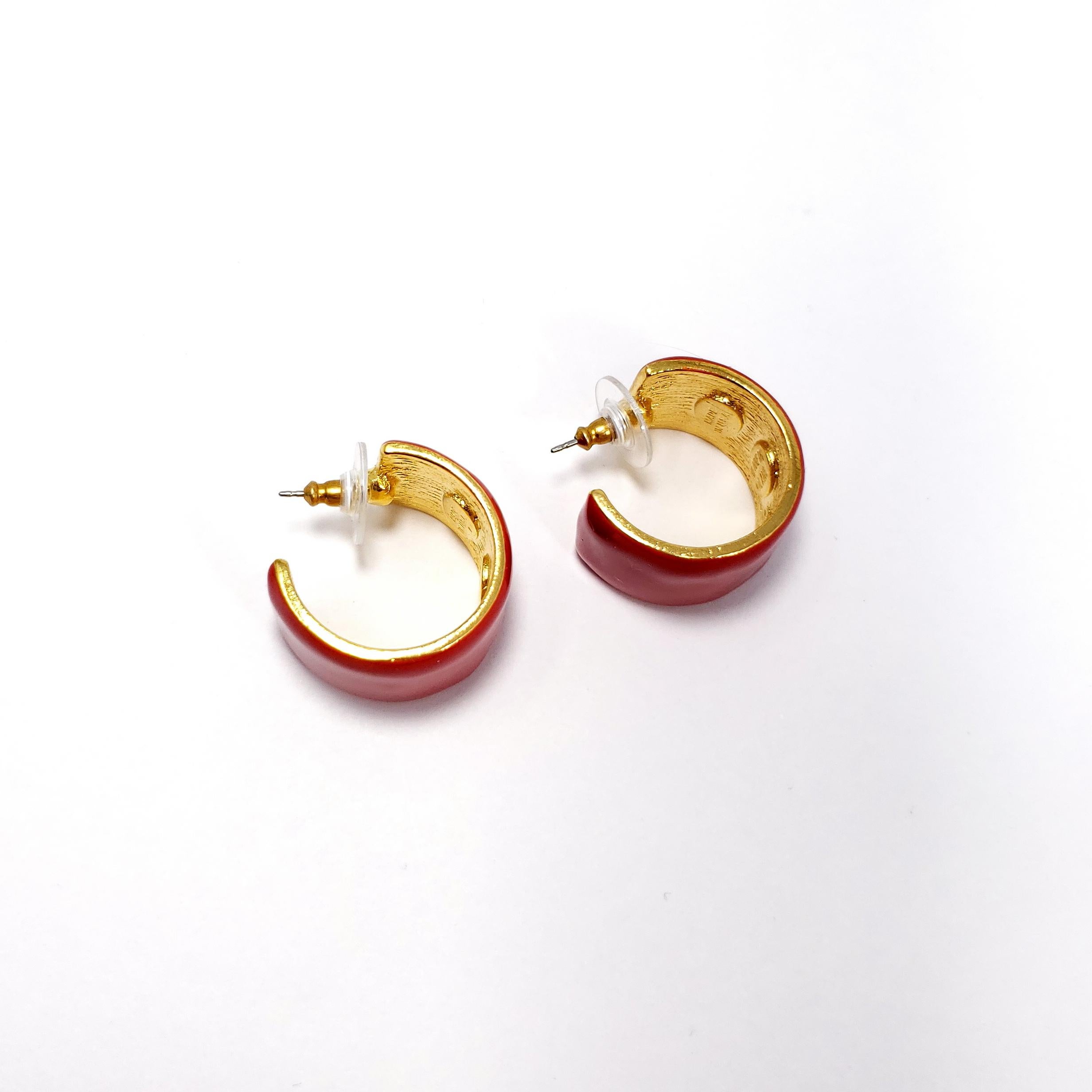 KJL Kenneth Jay Lane Cherry Red Enamel Hoop Style Earrings in Gold, Post Back In New Condition In Milford, DE
