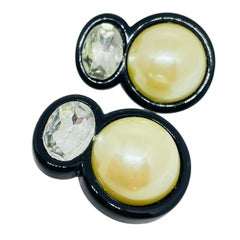 KJL KENNETH JAY LANE oro negro esmalte cristal perla pendientes de clip de diseño