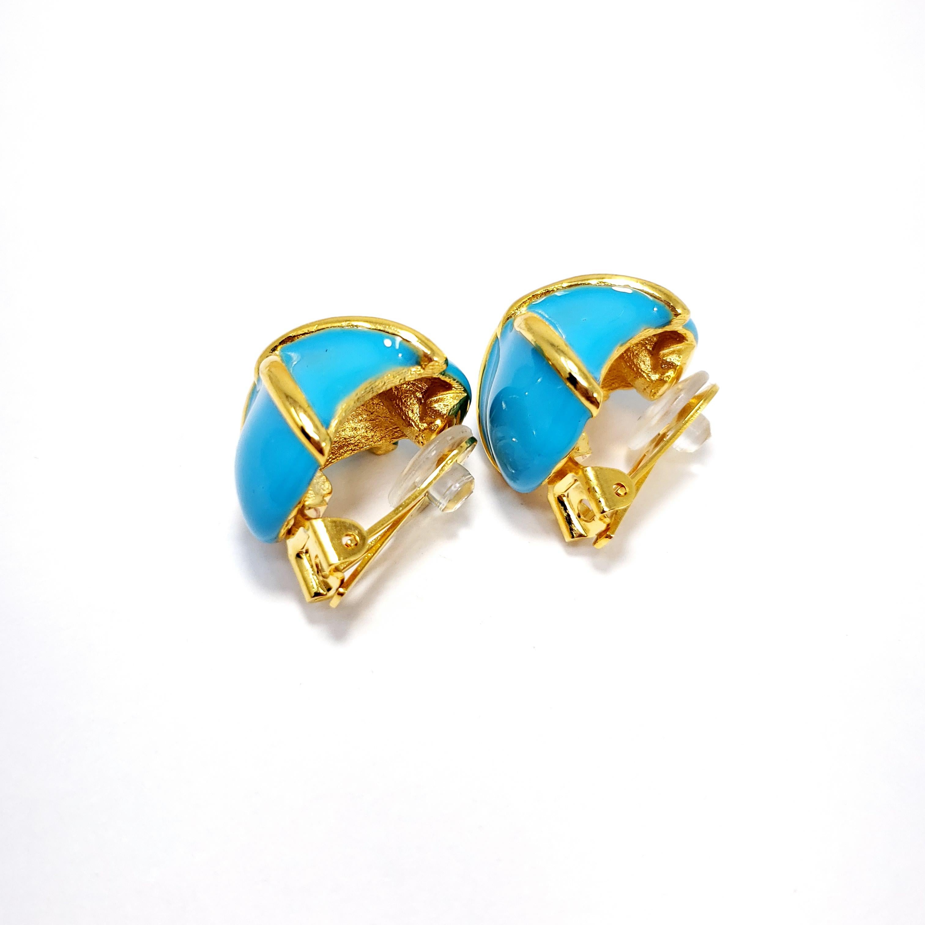 KJL Kenneth Jay Lane Turquoise Enamel Gold Accent Clip on Earrings In New Condition In Milford, DE