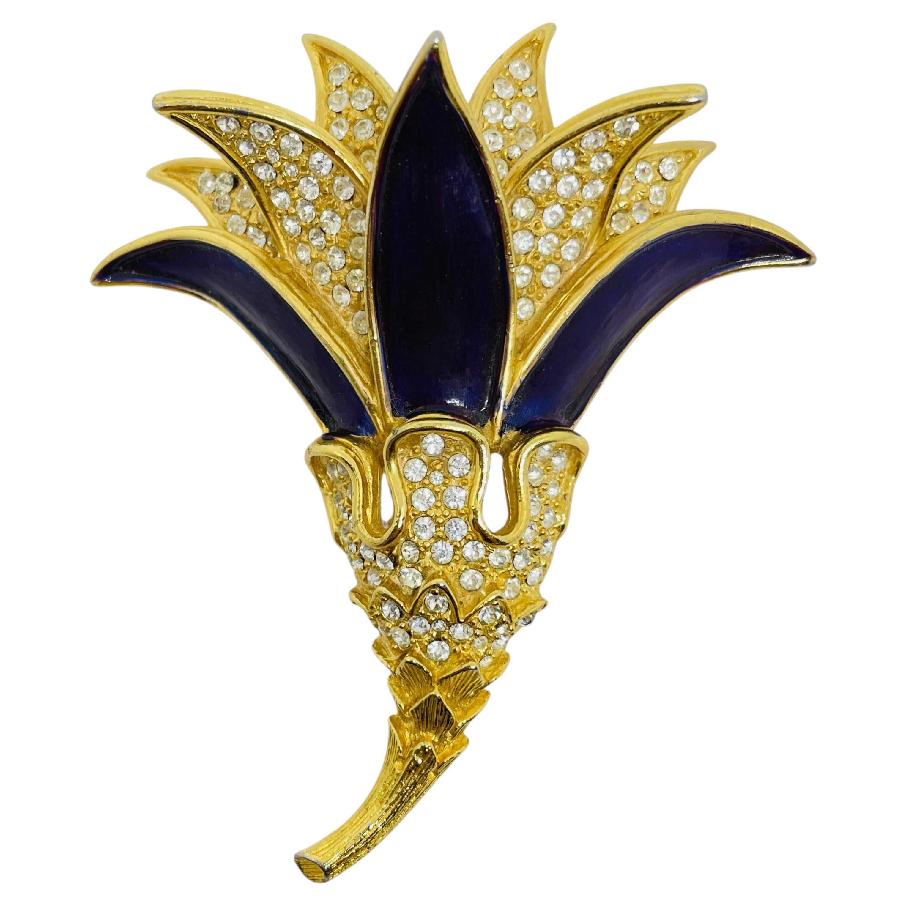 Broche de créateur KJL Kenneth Jay Lane vintage, dorée, ornée de strass et d'une fleur en émail
