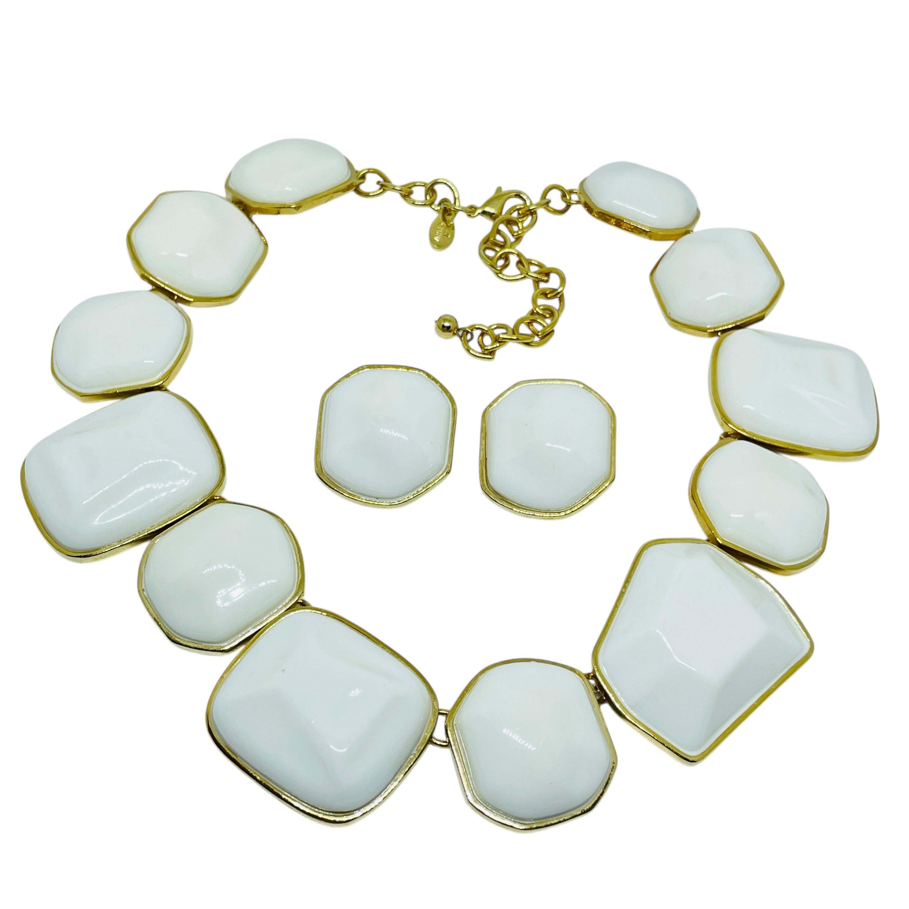 KJL KENNETH JAY LANE Vintage Gold Weiß Designer Statement Halskette Ohrringe Set im Angebot 4