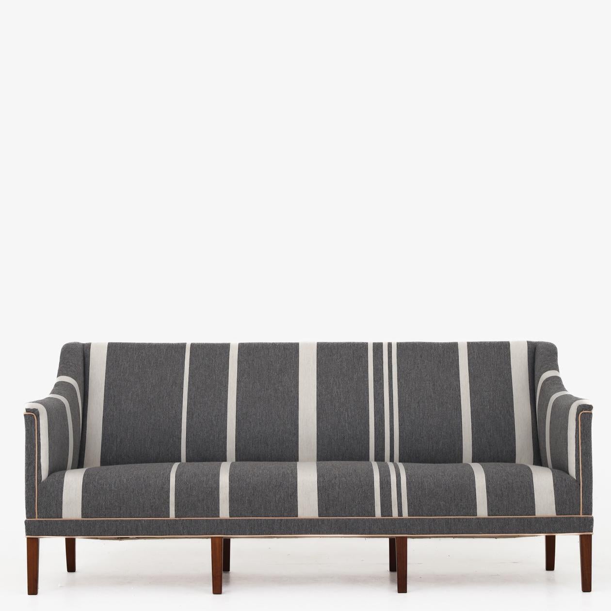 KK 6092 sofa by Kaare Klint In Good Condition For Sale In Copenhagen, DK