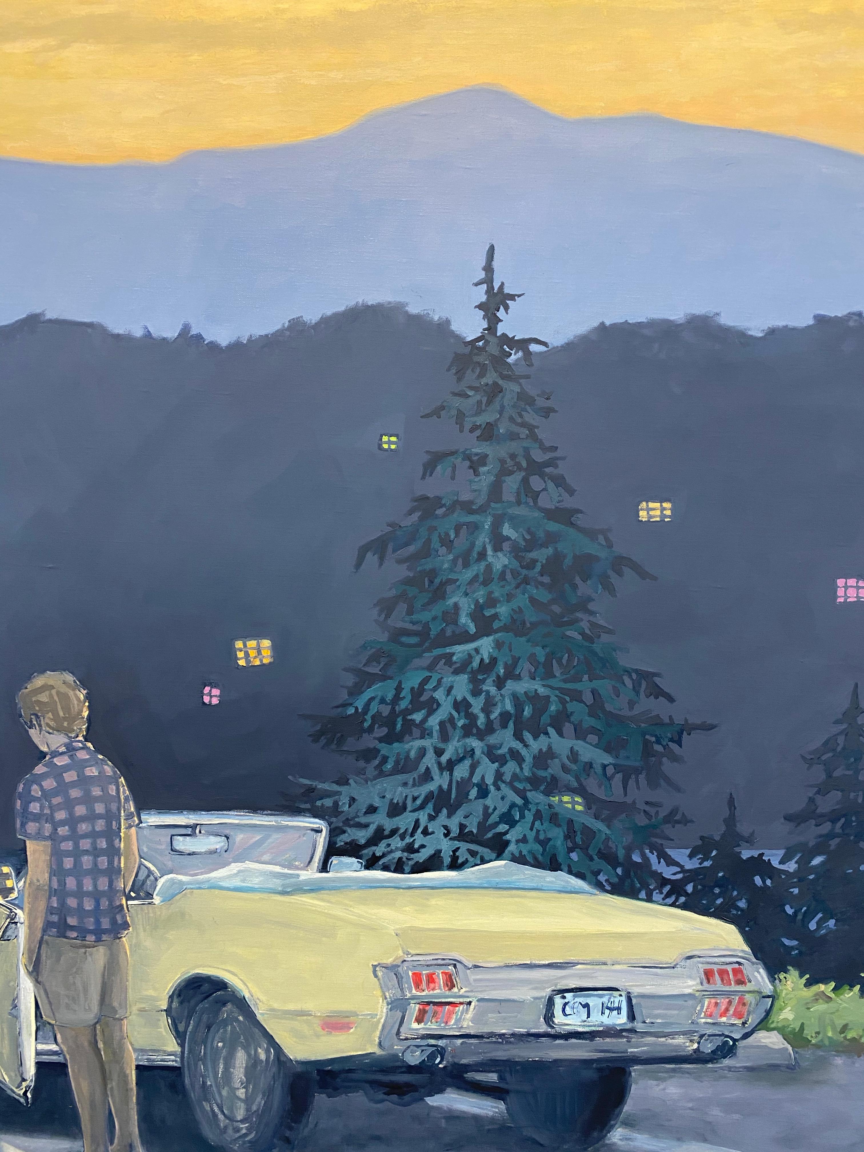 Überblick, Figur, gelbes Vintage-Auto, Berge, Kiefernholzbäume, See bei Sonnenuntergang im Angebot 2