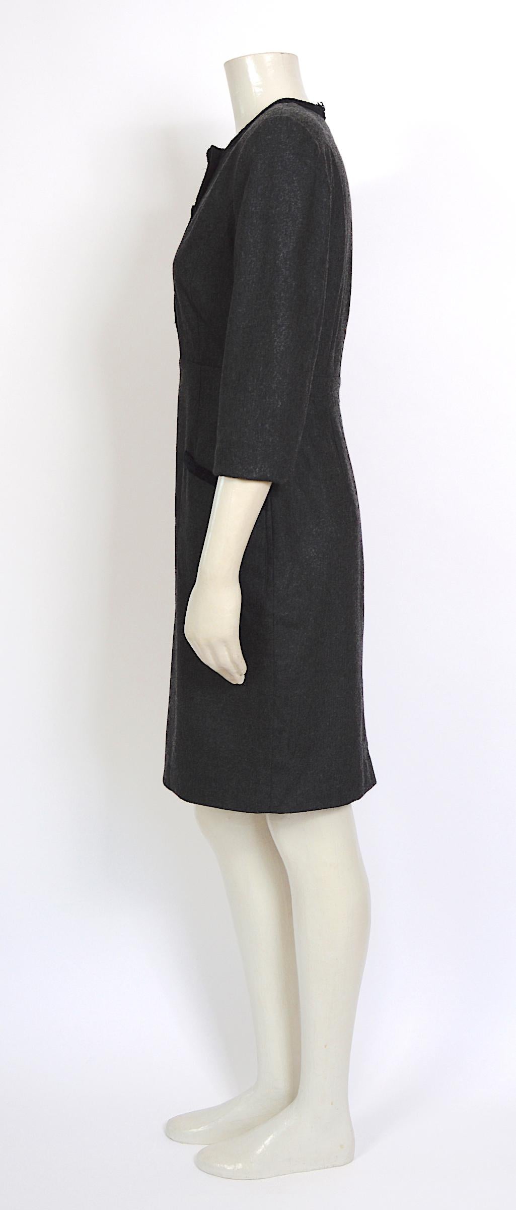 KL by Karl Lagerfeld 1980s grey cashmere & wool mix with KL logo buttons dress In Good Condition For Sale In Antwerpen, Vlaams Gewest