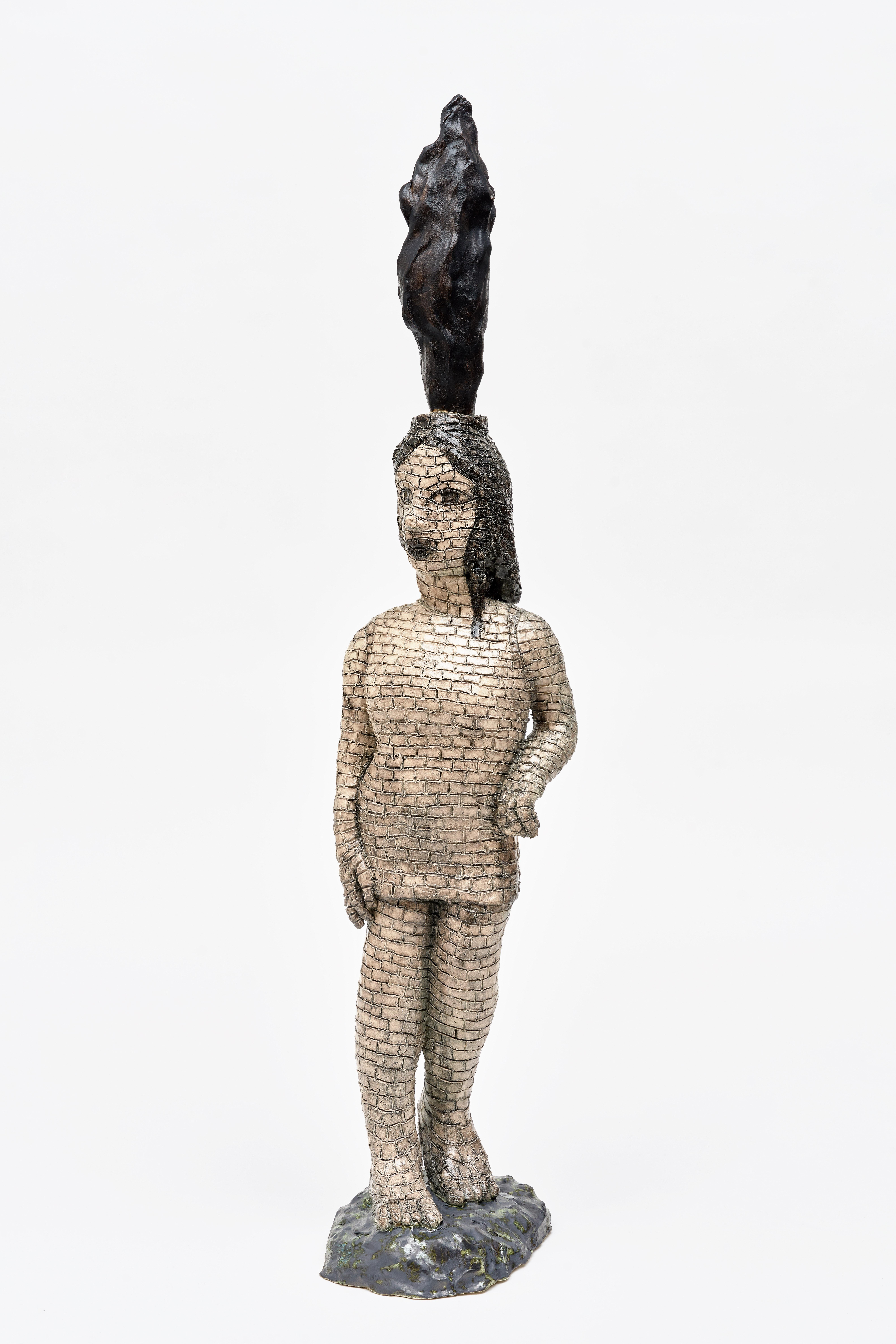 Klara Kristalova Figurative Sculpture – Kamin