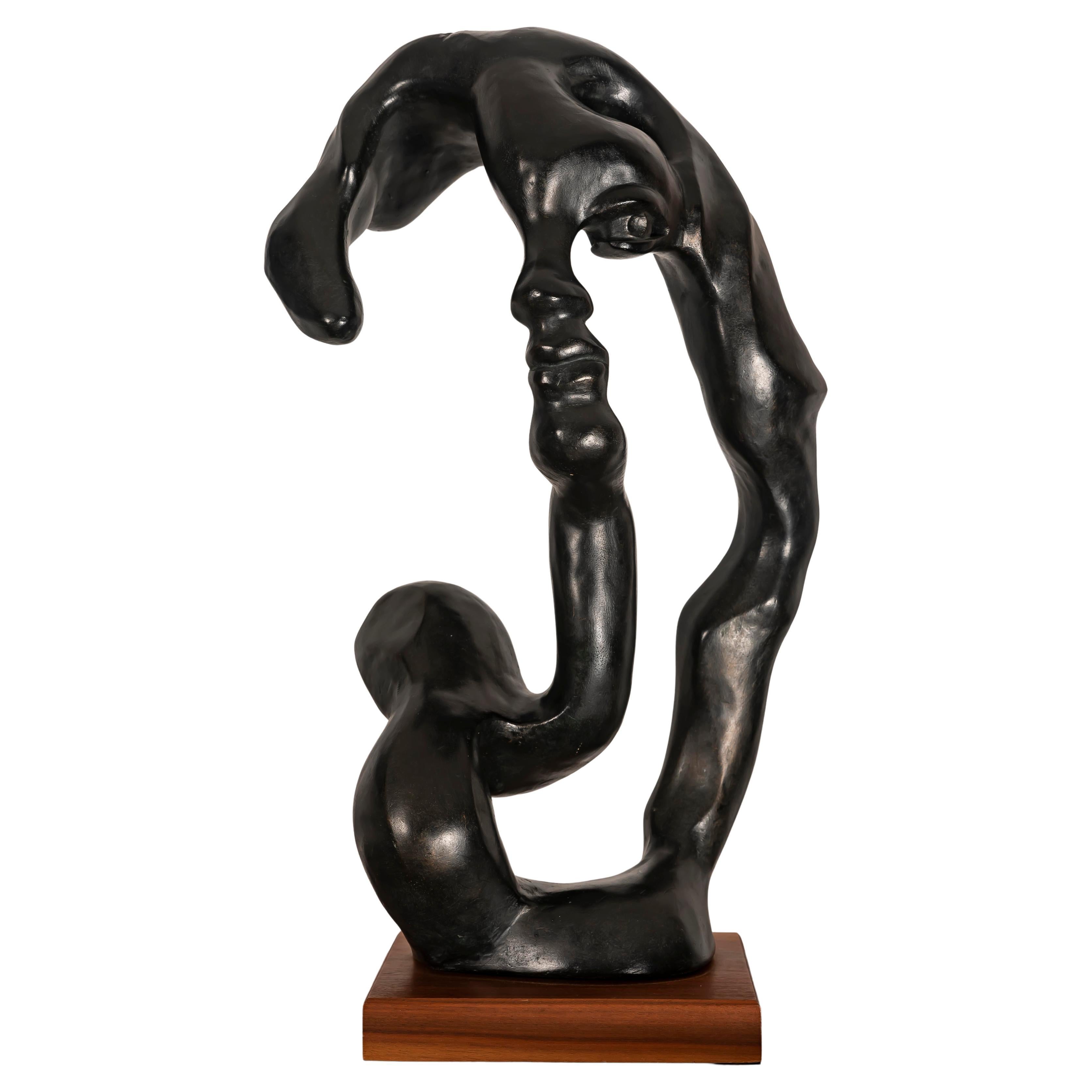 Klara Sever "Retrato de mujer" Escultura de escayola con pátina negra en venta