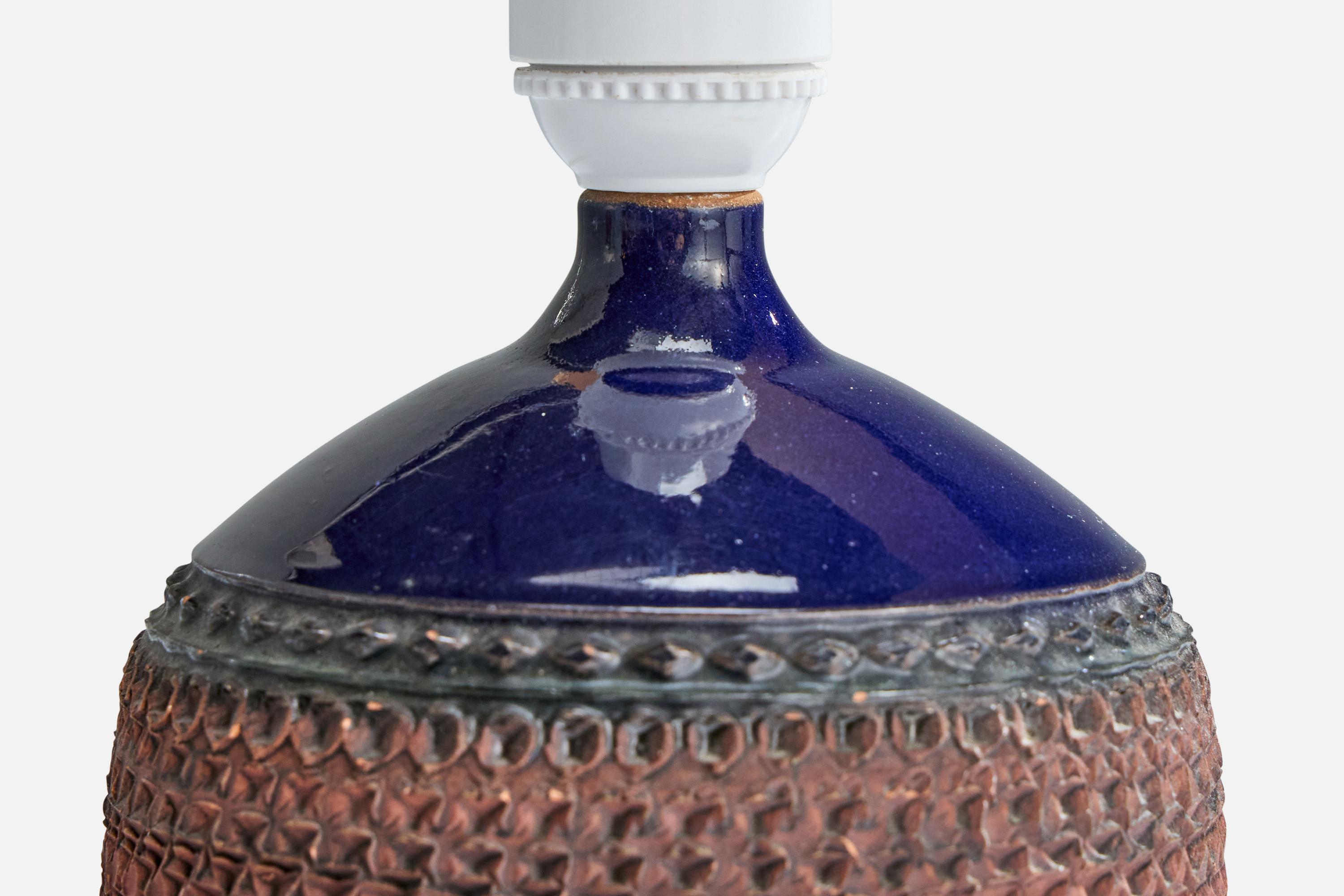Klase Höganäs, lampe de table, céramique, Suède, années 1960 Bon état - En vente à High Point, NC