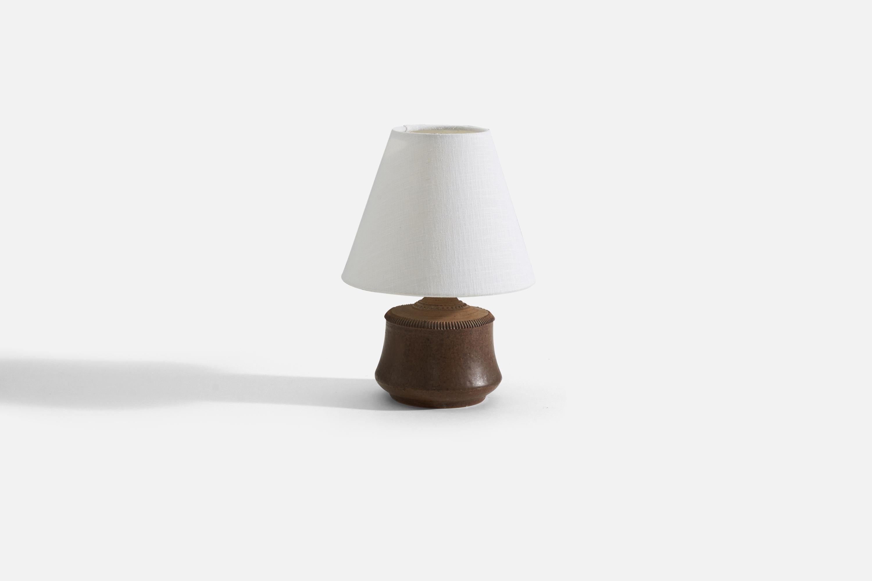 Mid-Century Modern Klase Höganäs, Table Lamp, Glazed Incised Stoneware, Sweden, 1960s For Sale