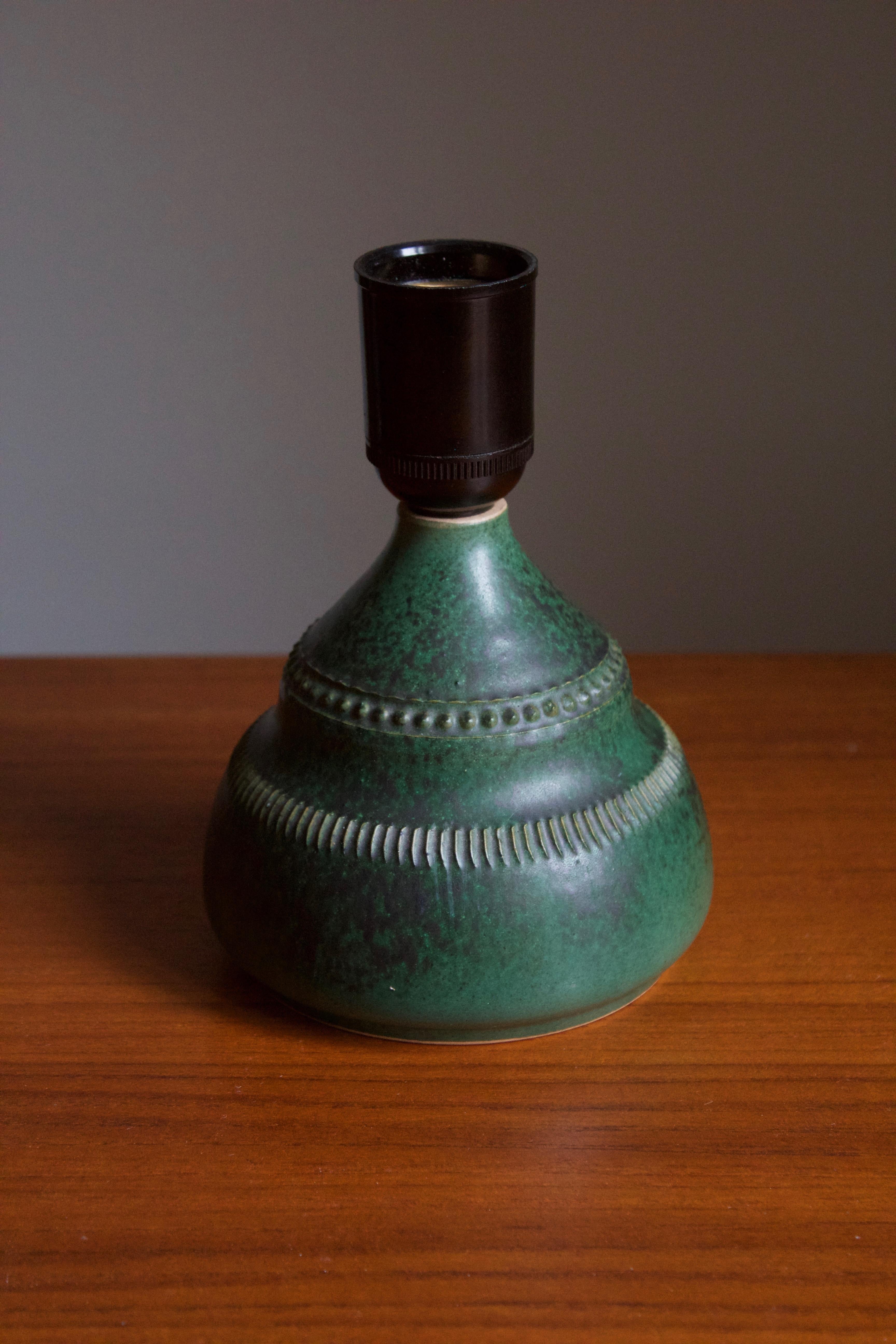 Swedish Klase Höganäs, Table Lamp, Green Glazed Stoneware, Linen, Sweden, 1950s