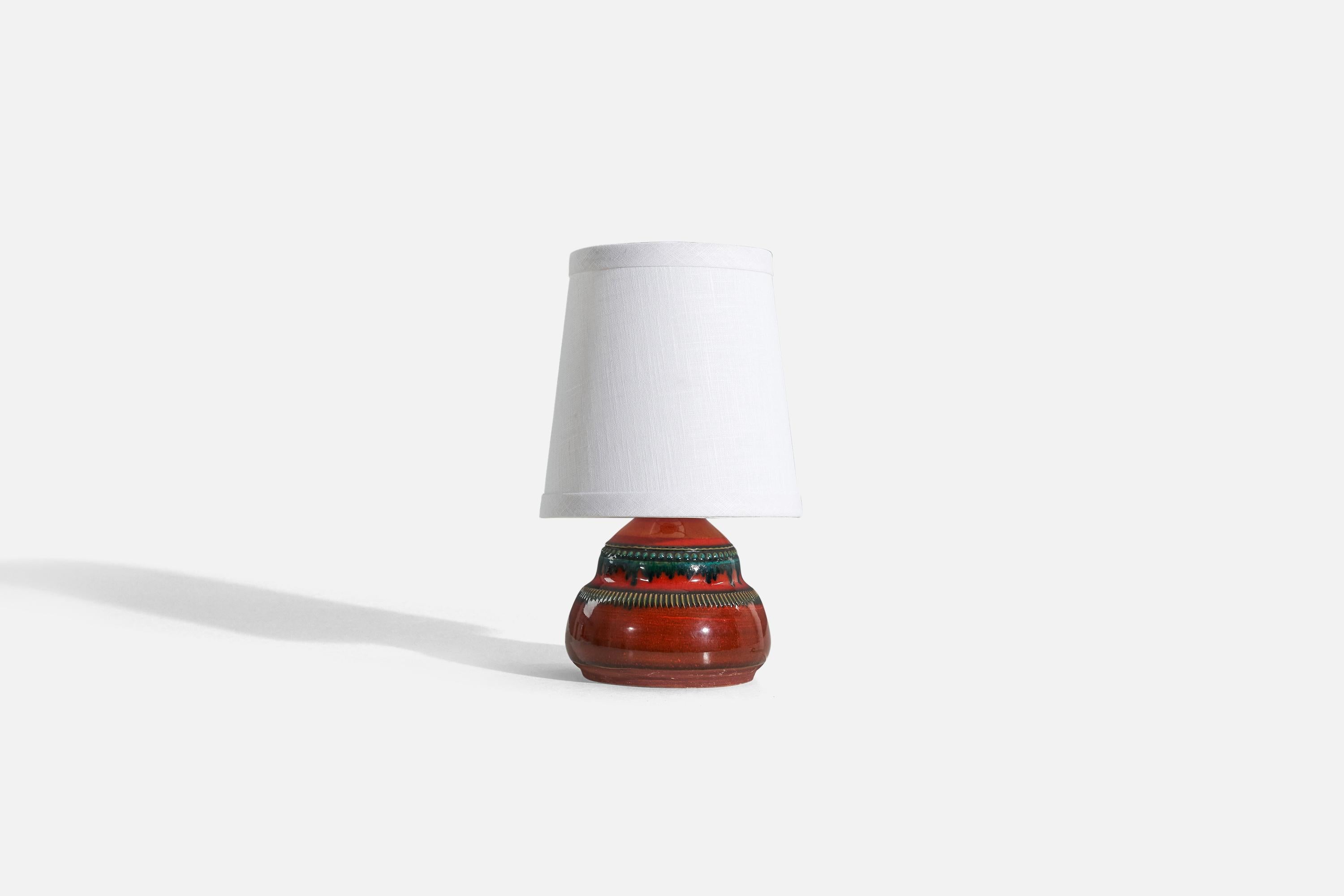 Mid-Century Modern Lampe de bureau Klase Hgans, grès émaillé rouge, Suède, années 1960 en vente
