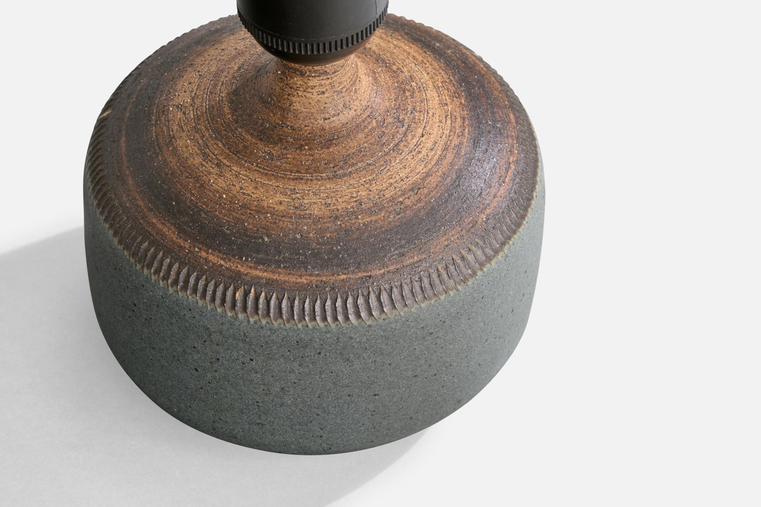 Suédois Klase Höganäs, lampe de table, grès, Suède, années 1960 en vente