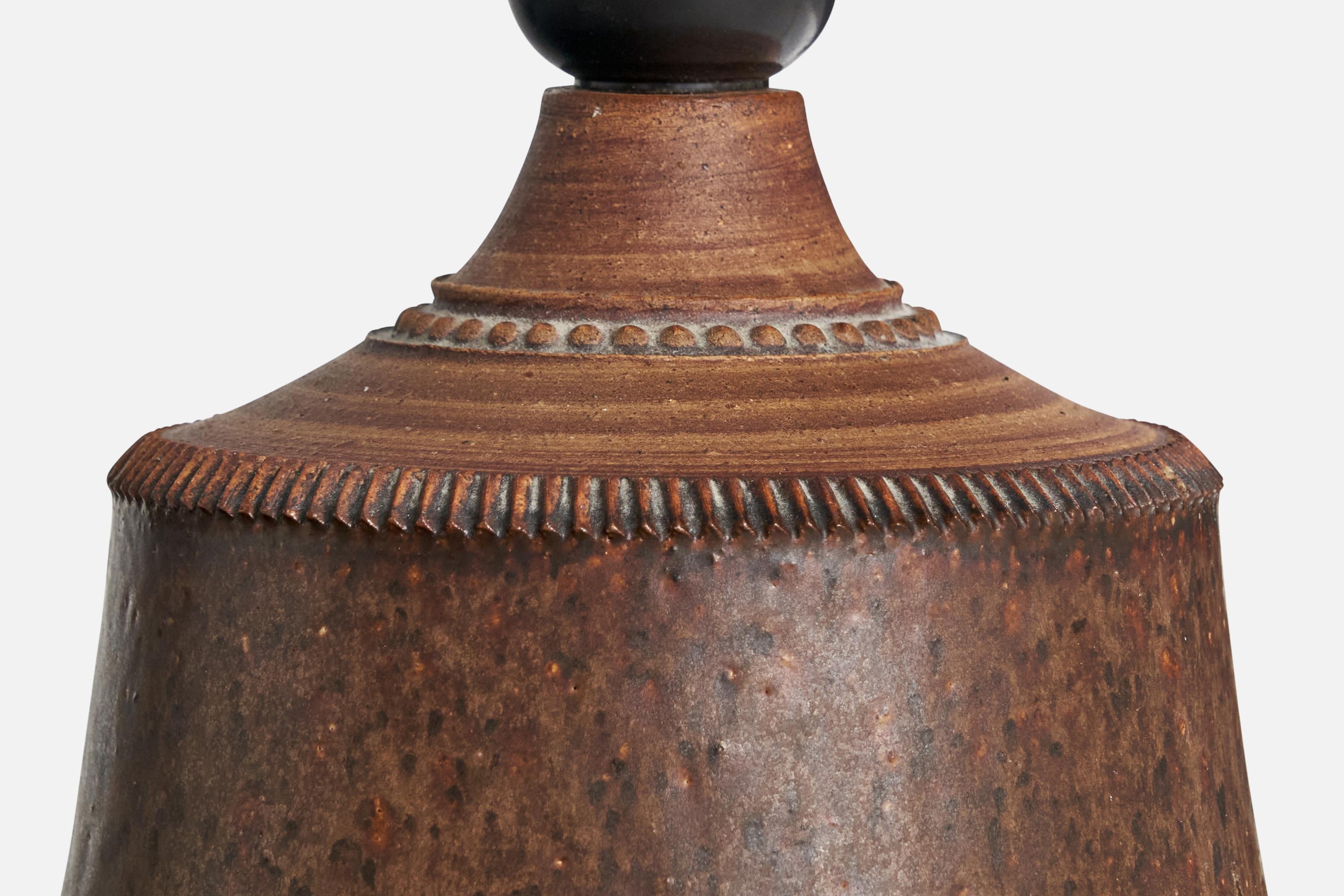 Klase Höganäs, lampe de table, grès, Suède, années 1960 Bon état - En vente à High Point, NC