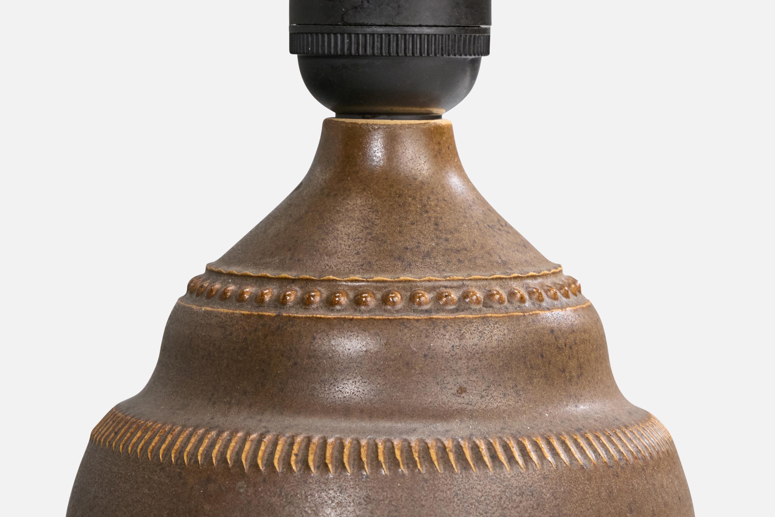 Klase Höganäs, lampe de table, grès, Suède, années 1960 Bon état - En vente à High Point, NC