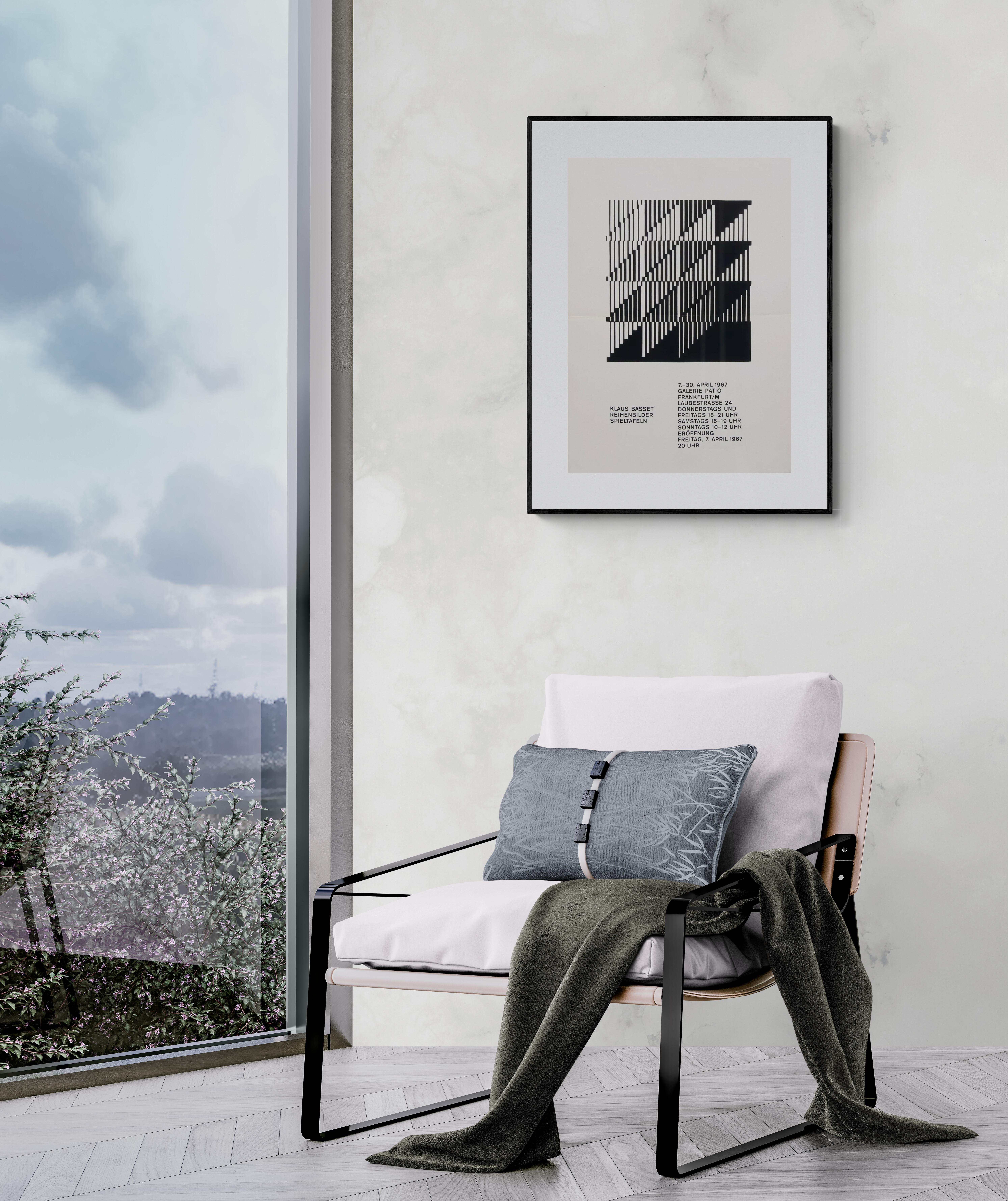 Klaus Basset
Jeux d'ombres et de lumières
Lithographie offset
1967
23,62 x 16,53 pouces (60 x 42 cm)
Non signé tel que publié
L'ACO a fourni

*Condition : Les bords sont froissés. Foldes. Sinon, bon état d'origine. Couleurs profondes.

Klaus Basset
