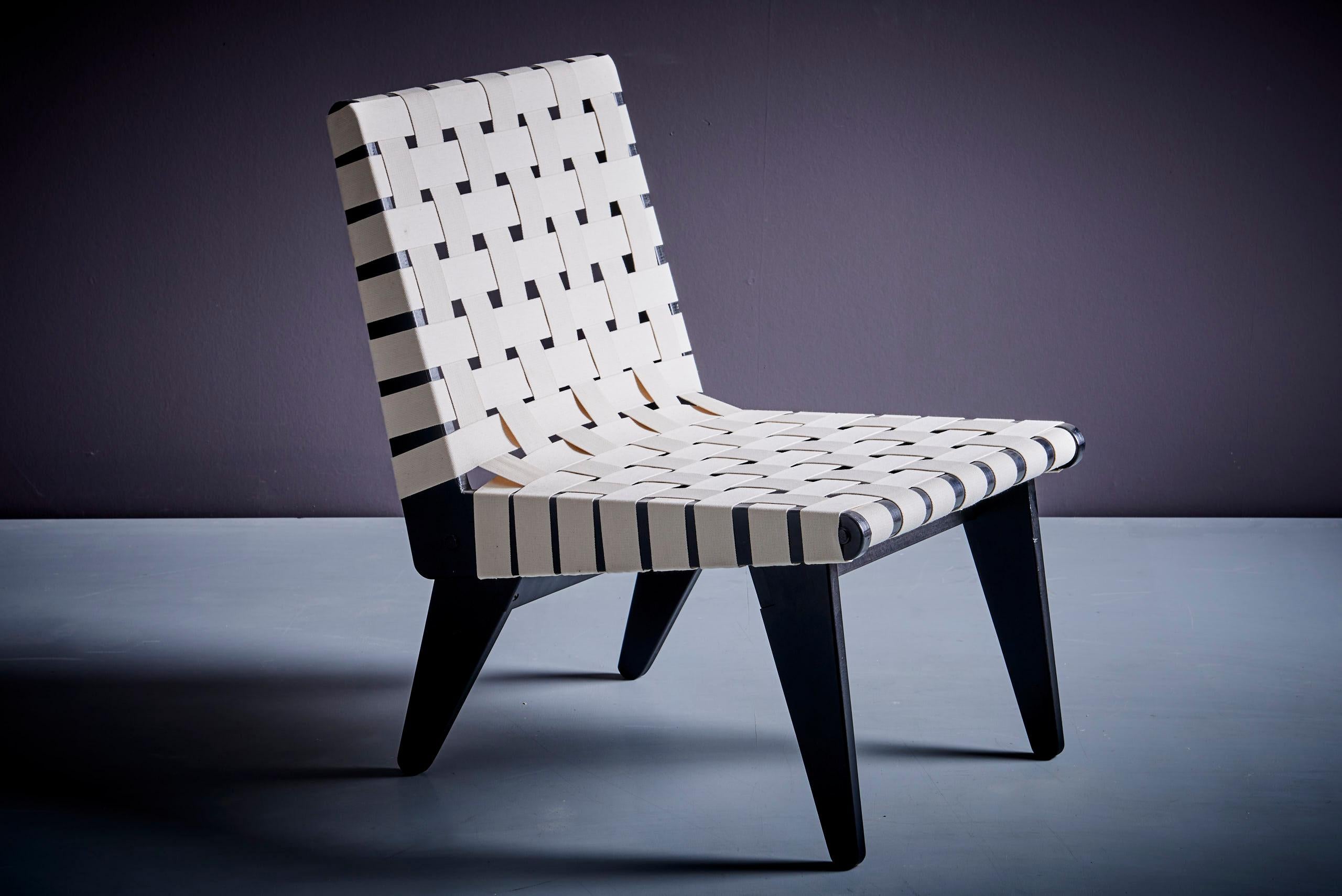Mid-Century Modern Klaus Grabe Lounge Chair with white cotton webbing and black frame For Sale