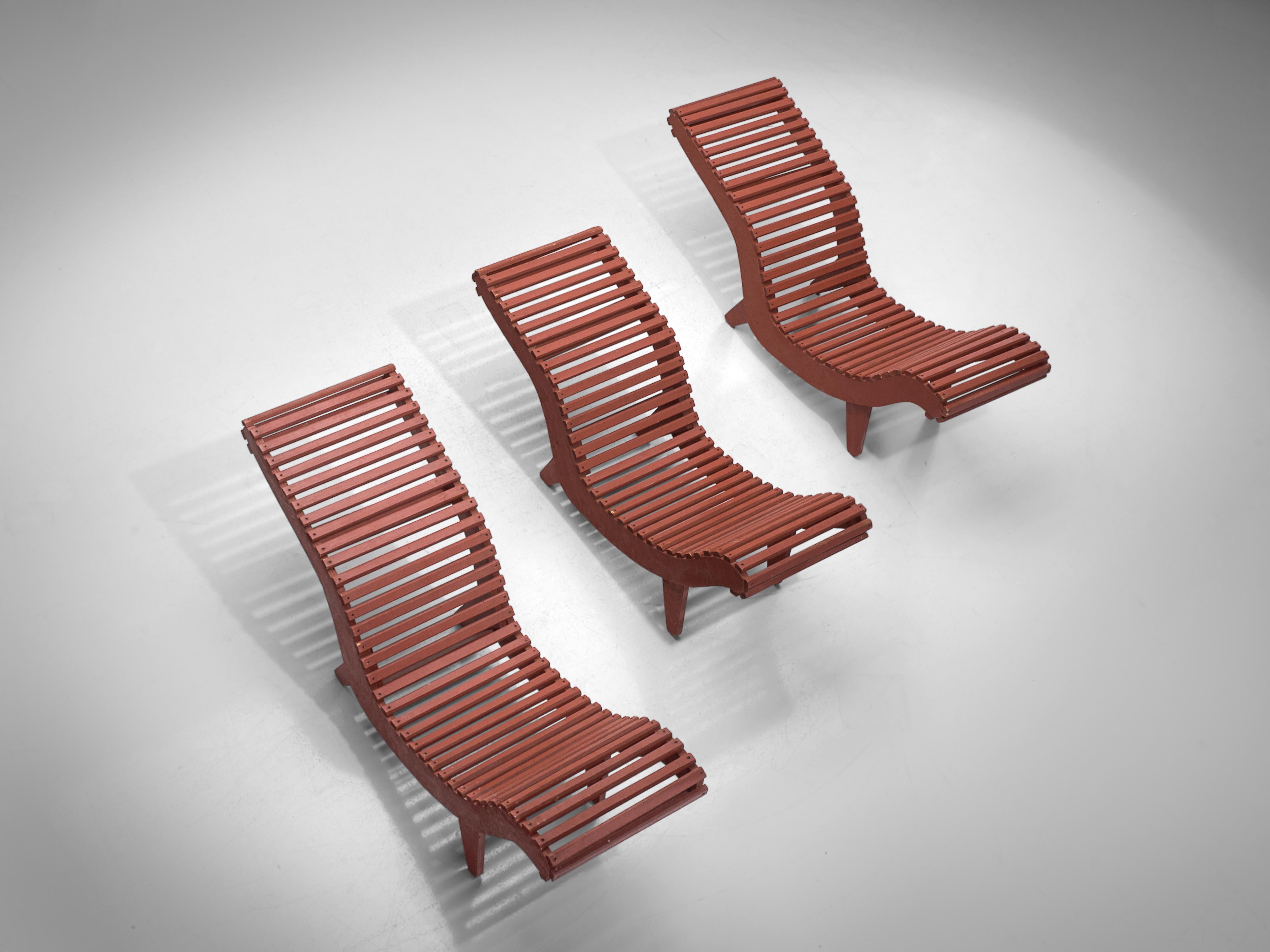 Klaus Grabe Sculptural Deep Red Chaise Lounges (amerikanisch)