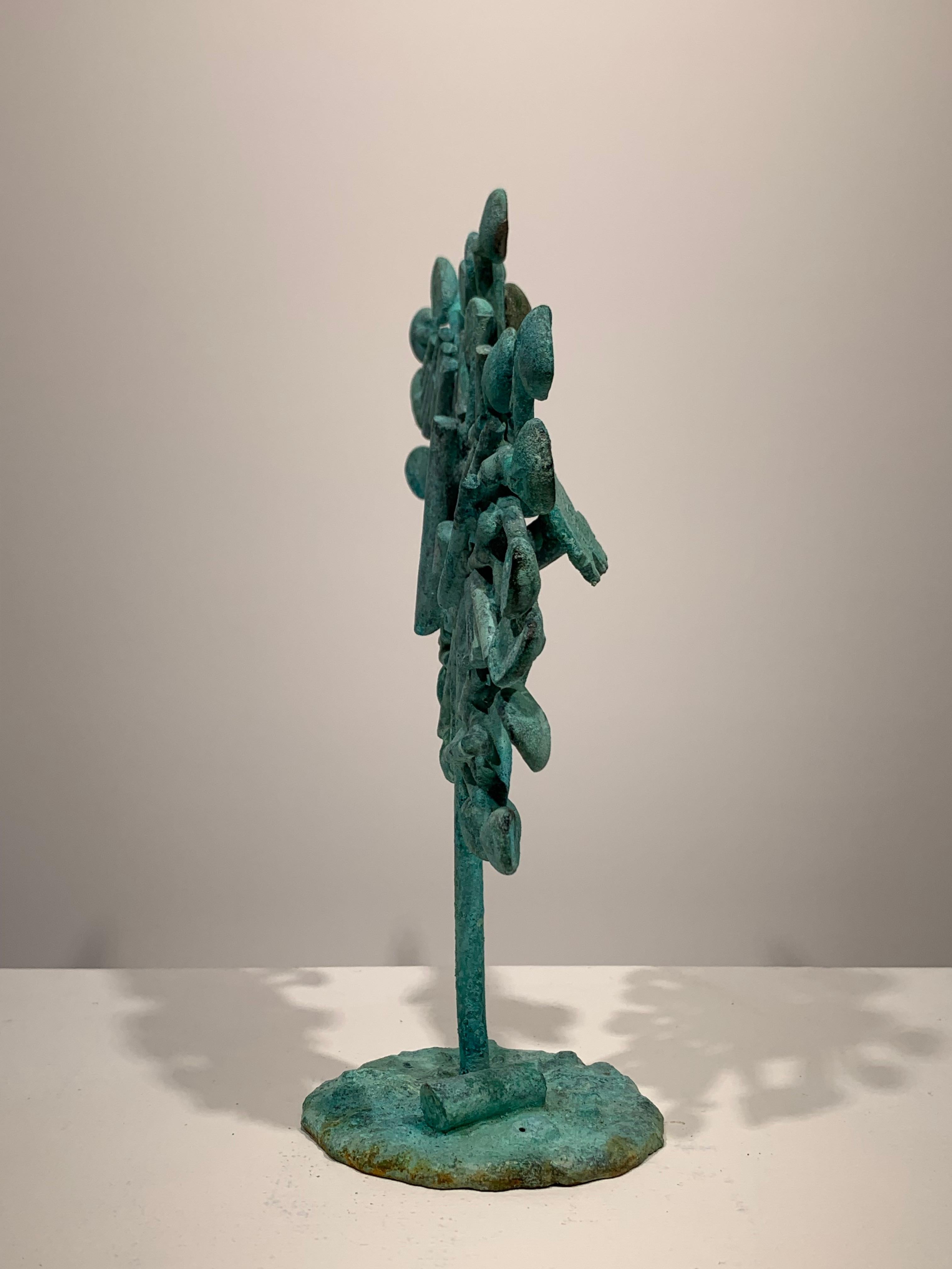 Ohne Titel (Organische abstrakte Bronzeskulptur) (Gold), Abstract Sculpture, von Klaus Ihlenfeld