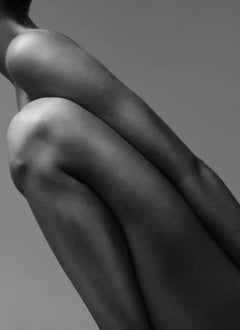 161.01.11 par Klaus Kampert - Photographie de nu en noir et blanc, corps de femme